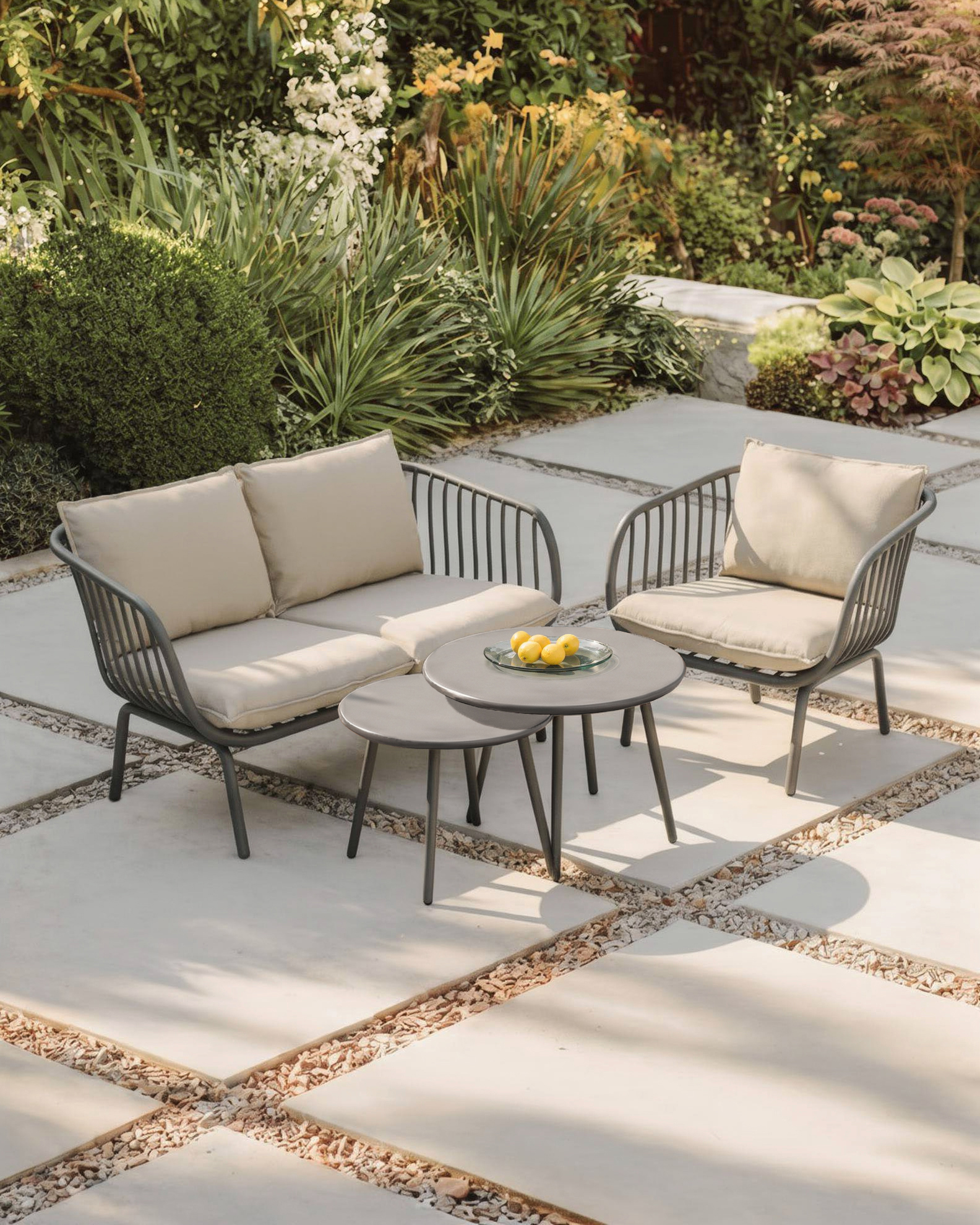 Aruba 2-seater armchair made of polypropylene and graphite metal legs