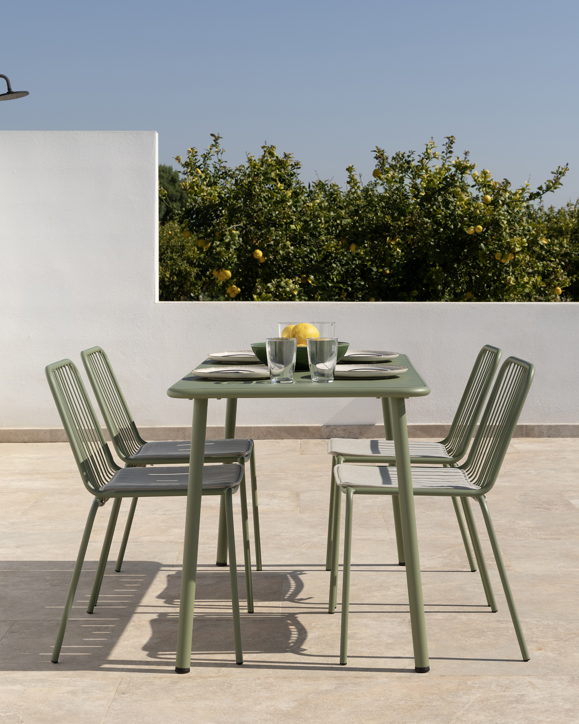 Honolulu outdoor table metal chalk green 140 x 70 cm
