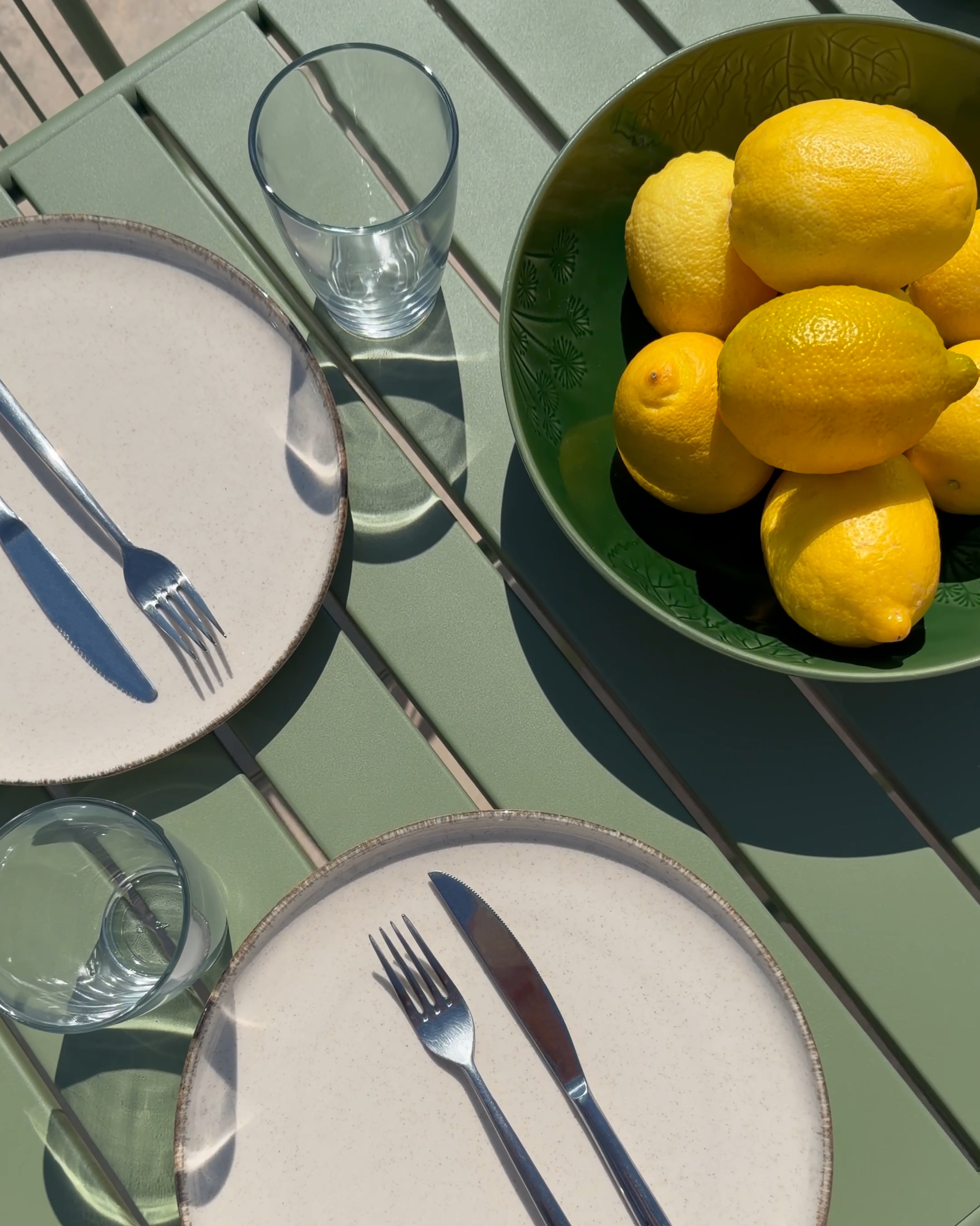 Honolulu outdoor table metal chalk green 140 x 70 cm
