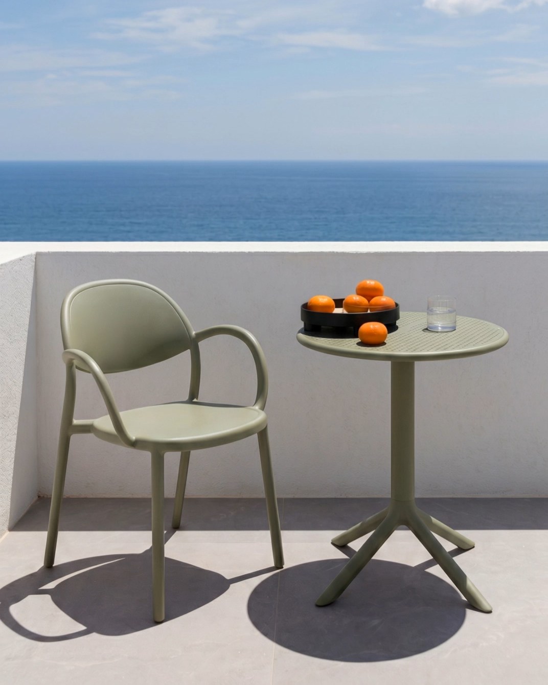 Bora chair in chalk green polypropylene