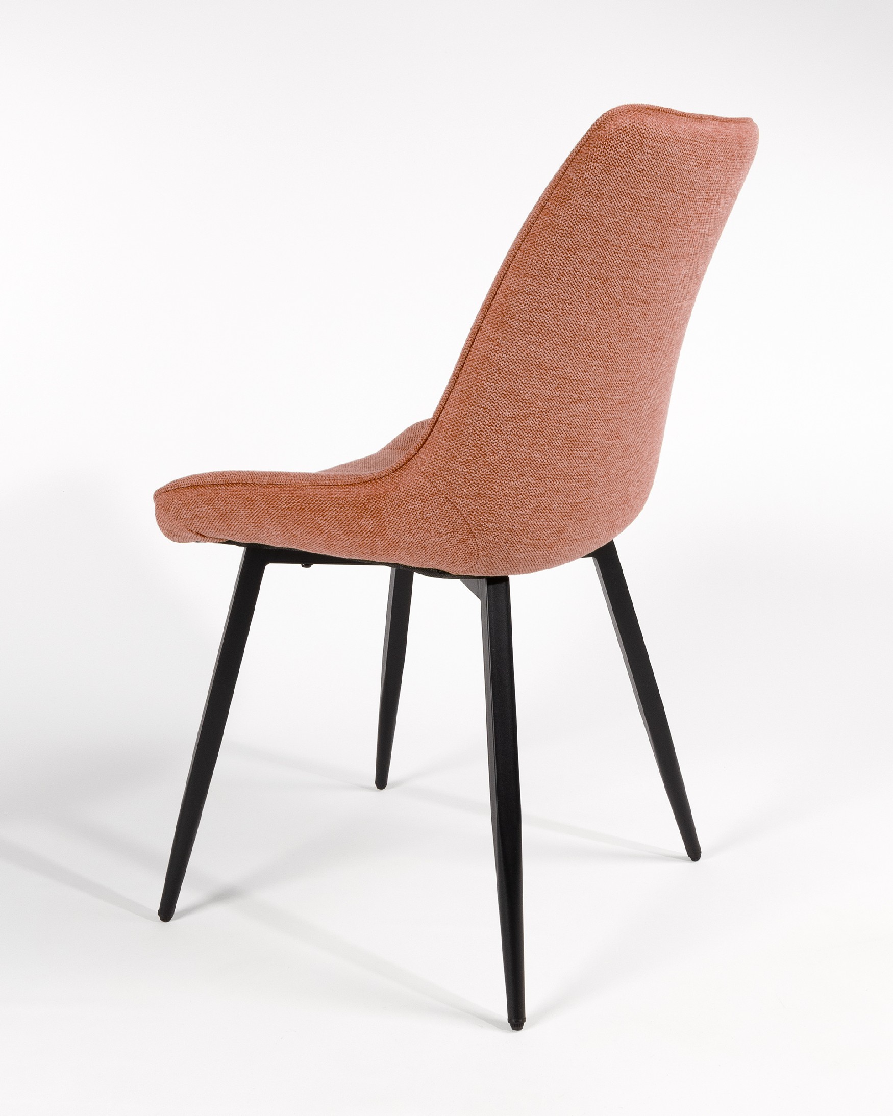 Silla Ankara con tapizado salmón y patas negras