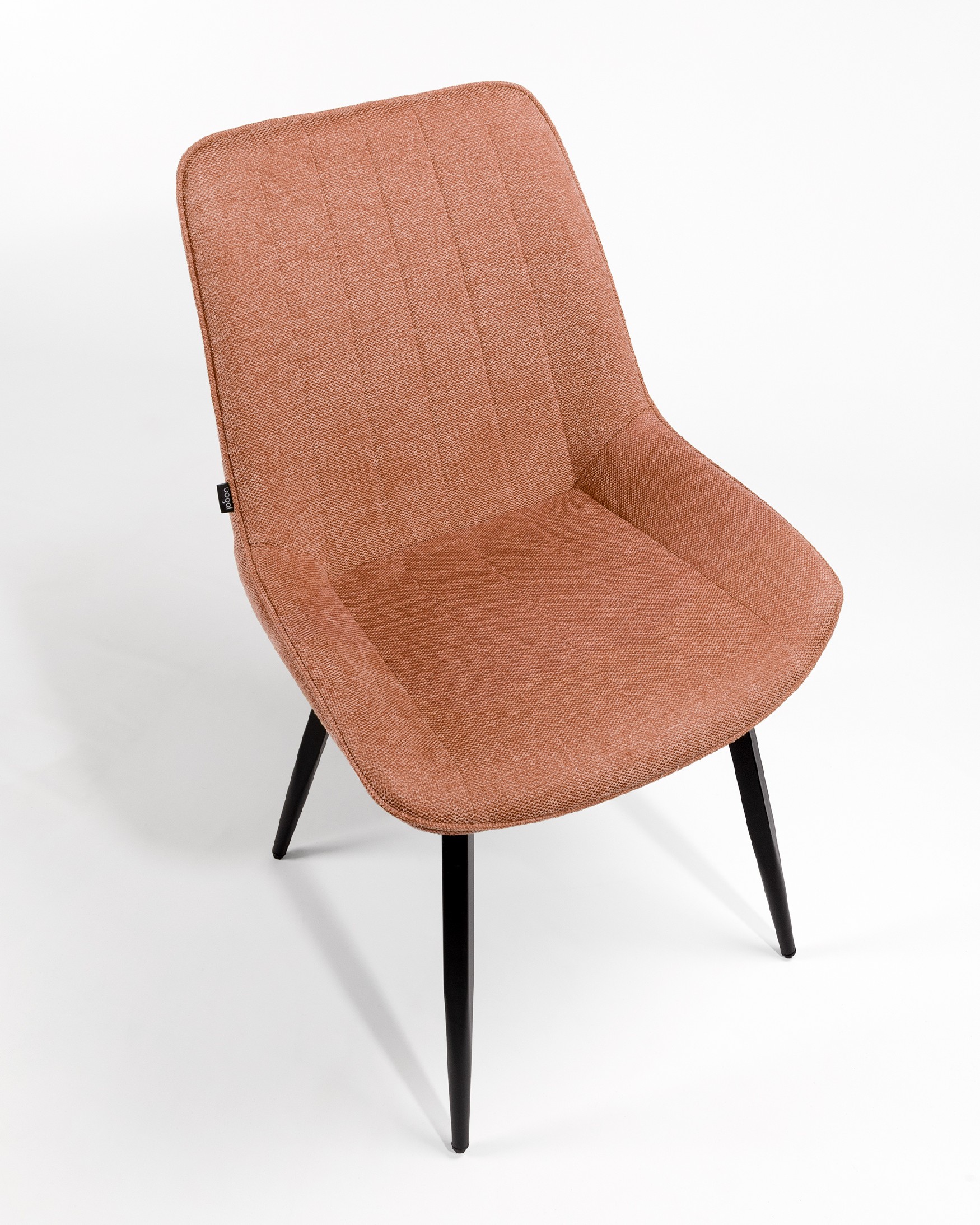 Silla Ankara con tapizado salmón y patas negras