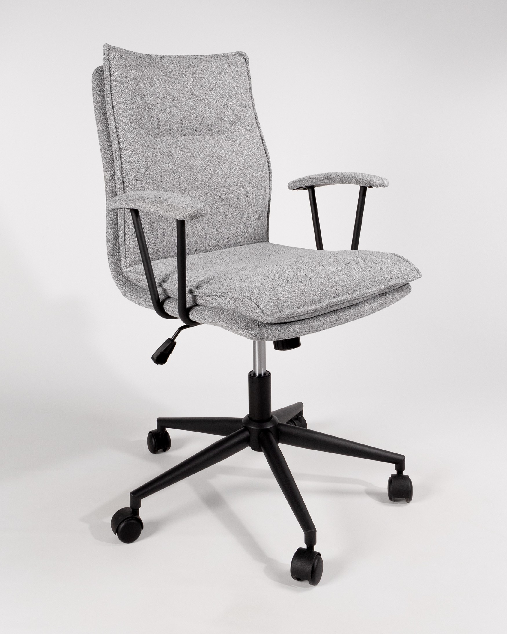 Bonn swivel chair with wheels, upholstered in gray and with black metal legs