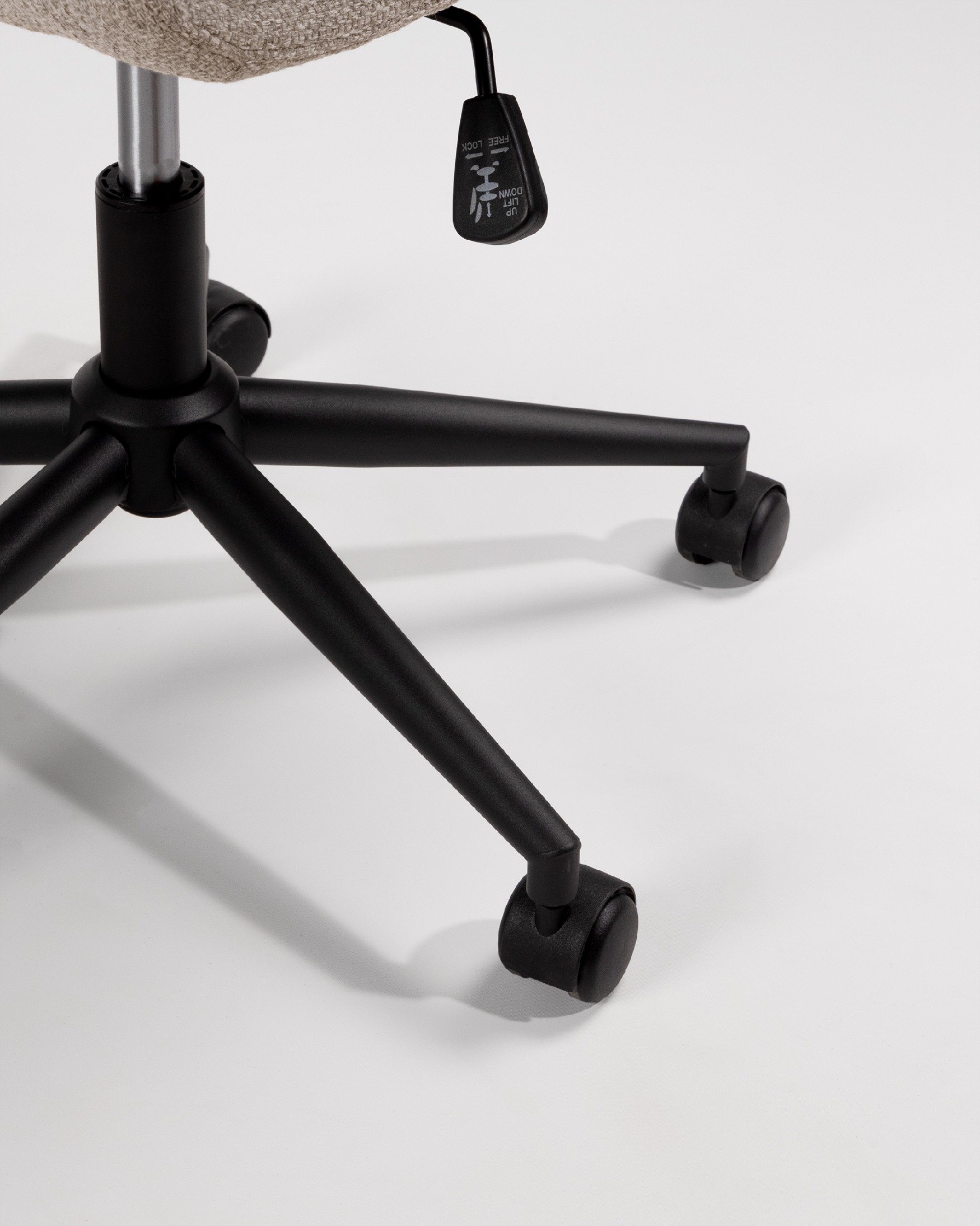 Bonn swivel chair with wheels, brown upholstery, and black metal legs