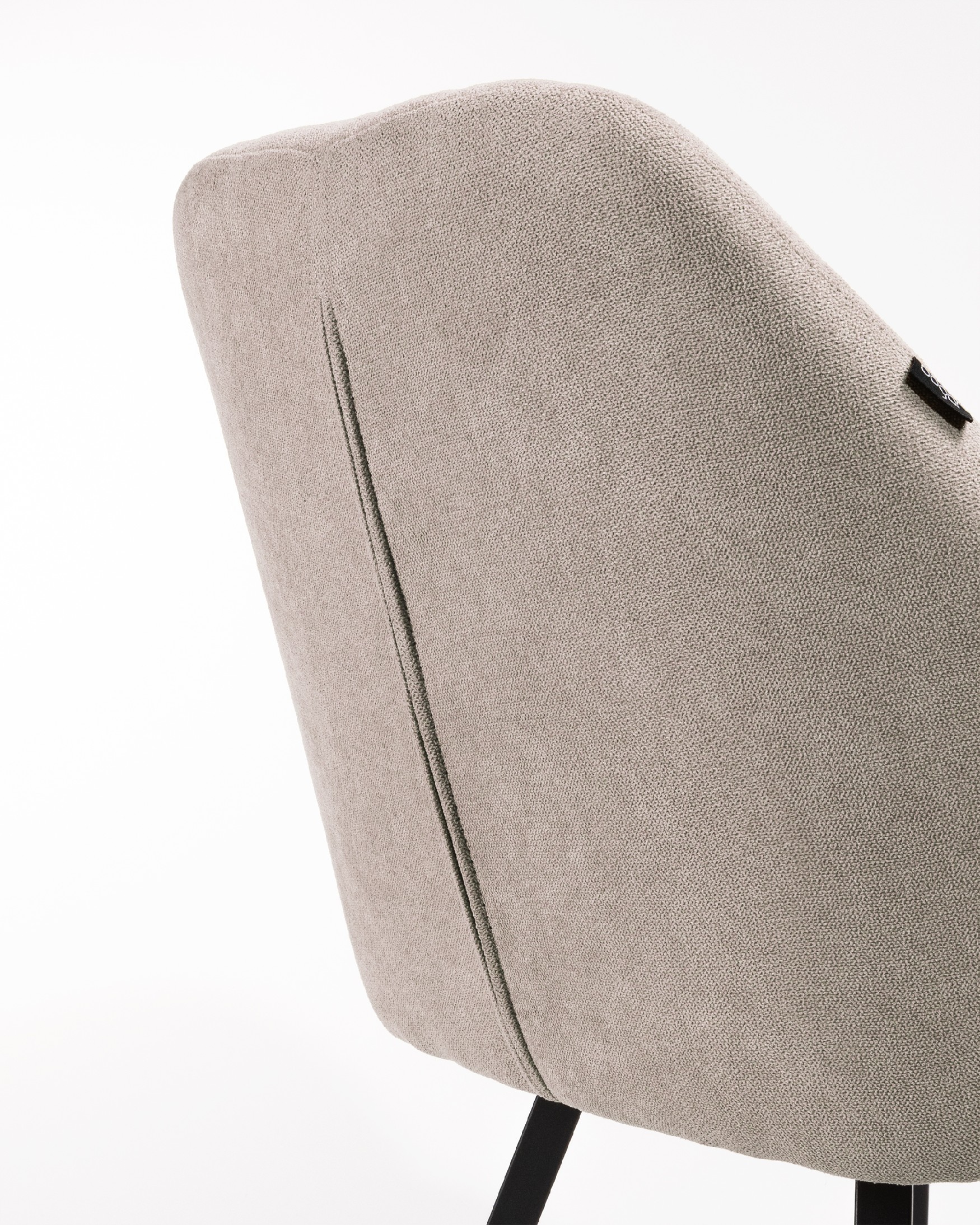 Chaise Chicago avec rembourrage perle et pieds métalliques noirs