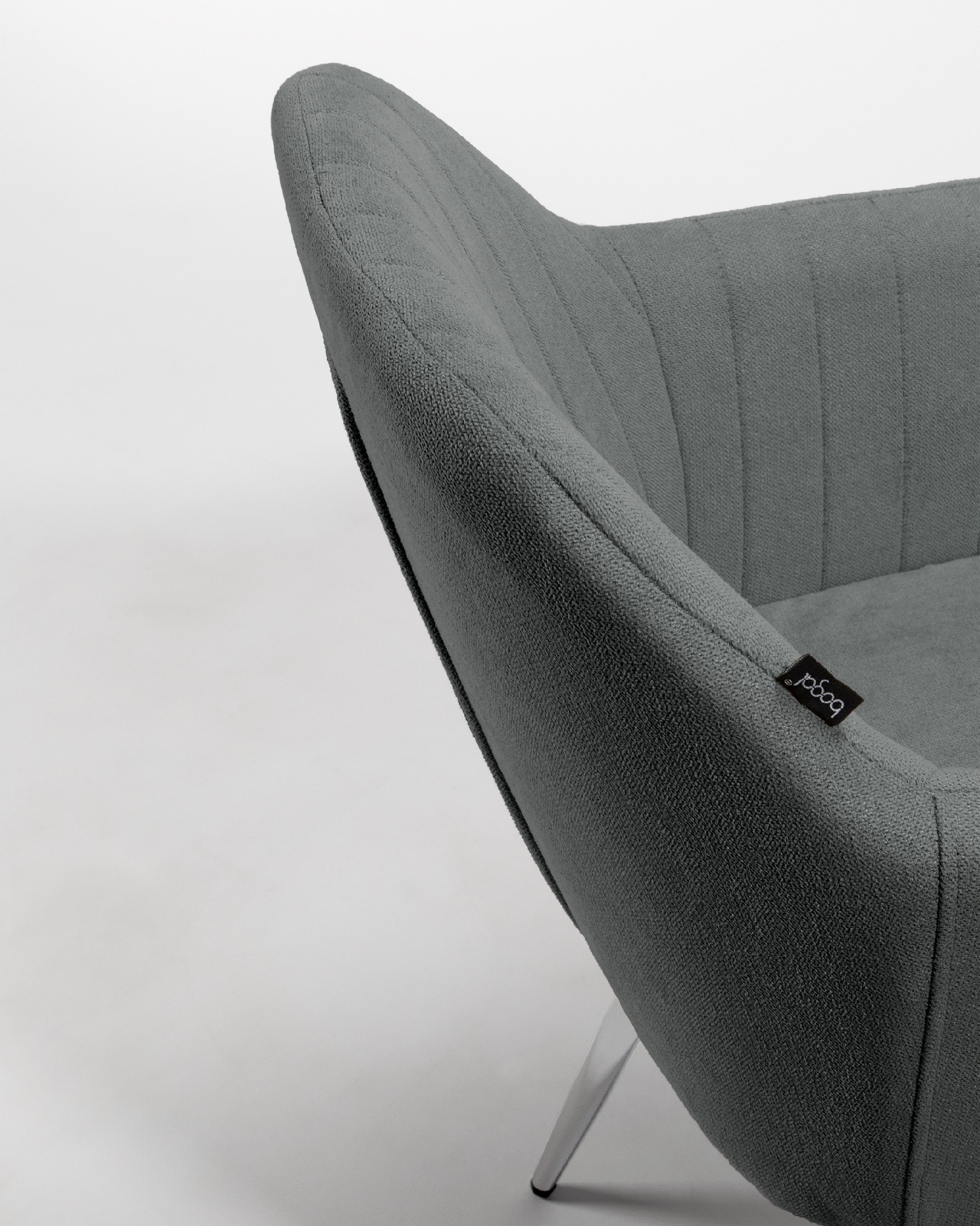 Chaise Detroit avec revêtement marengo et pieds chromés