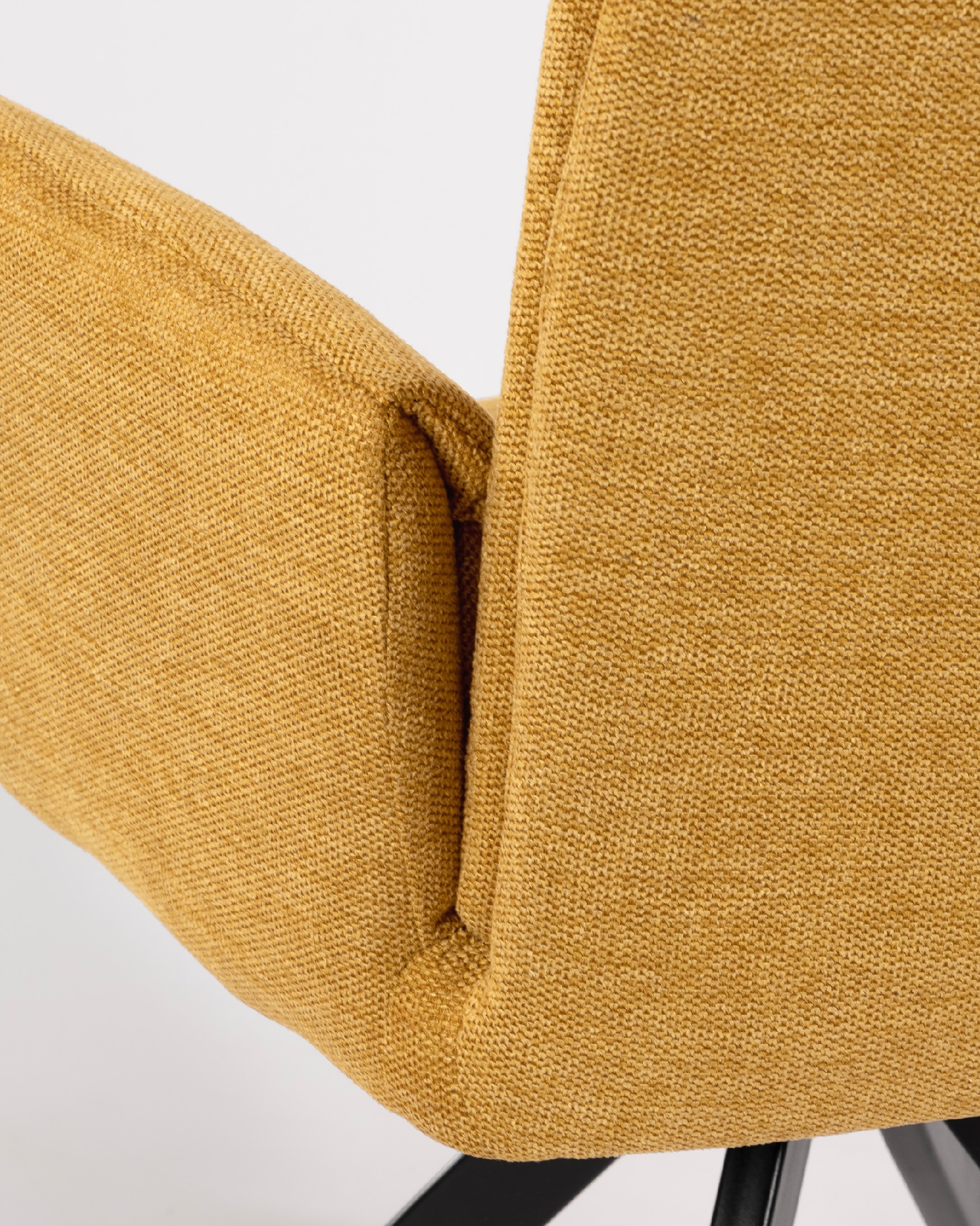 Modena swivel chair 180º with return function, mustard upholstery and black metal legs