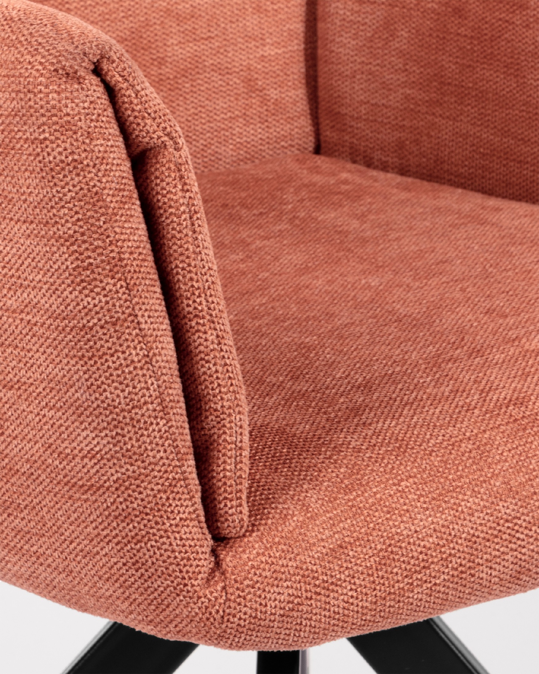 Modena swivel chair 180º with return function, salmon upholstery, and black metal legs