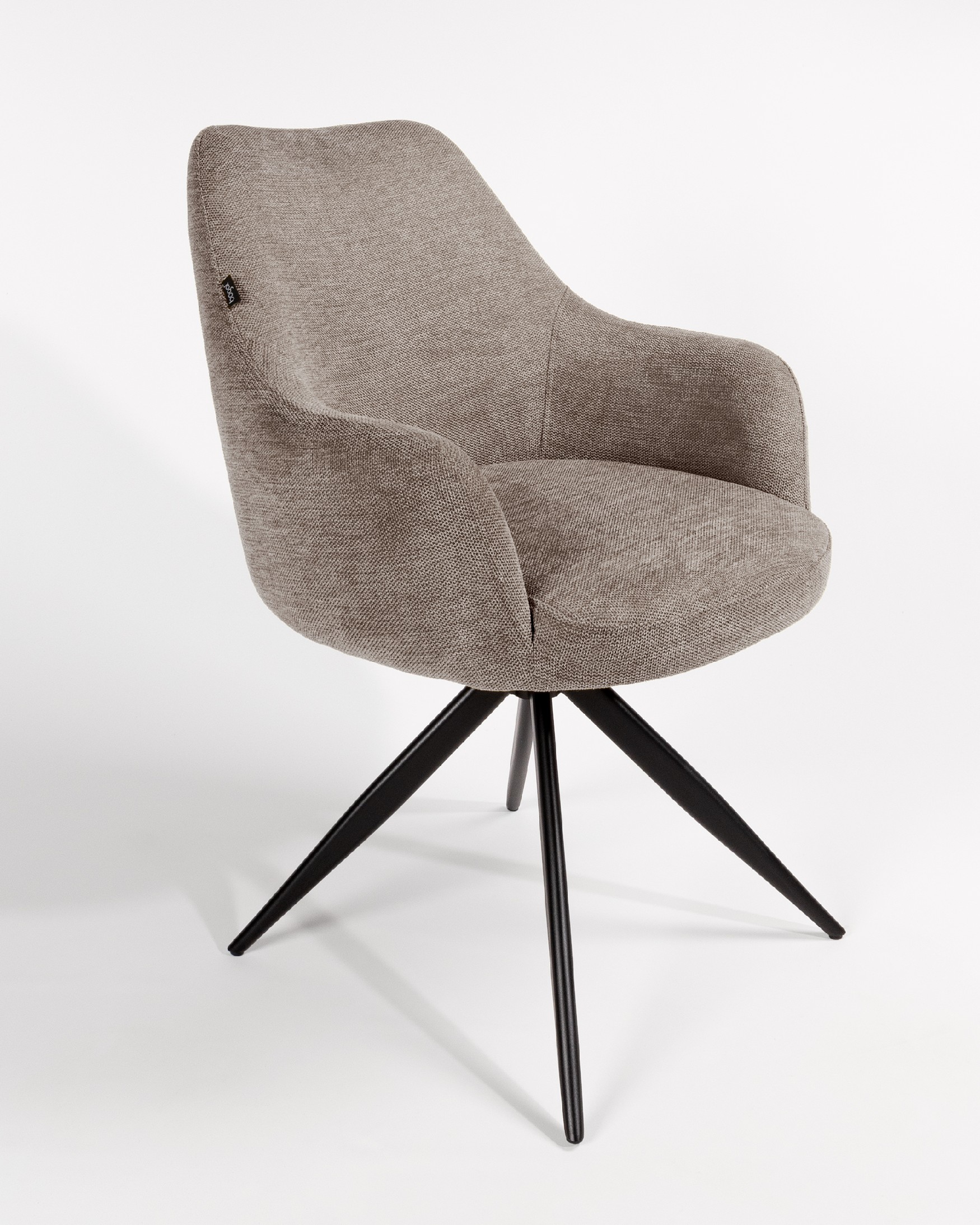 Silla Montreal giratoria 180º con función return, tapizado marrón y patas metálicas negras