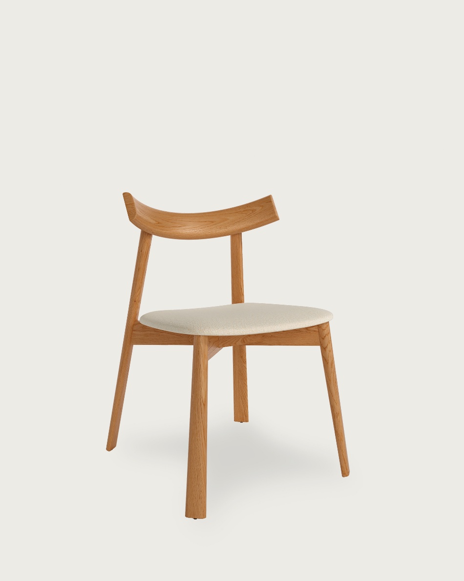 Ovis chair with mother-of-pearl upholstery and natural oak structure