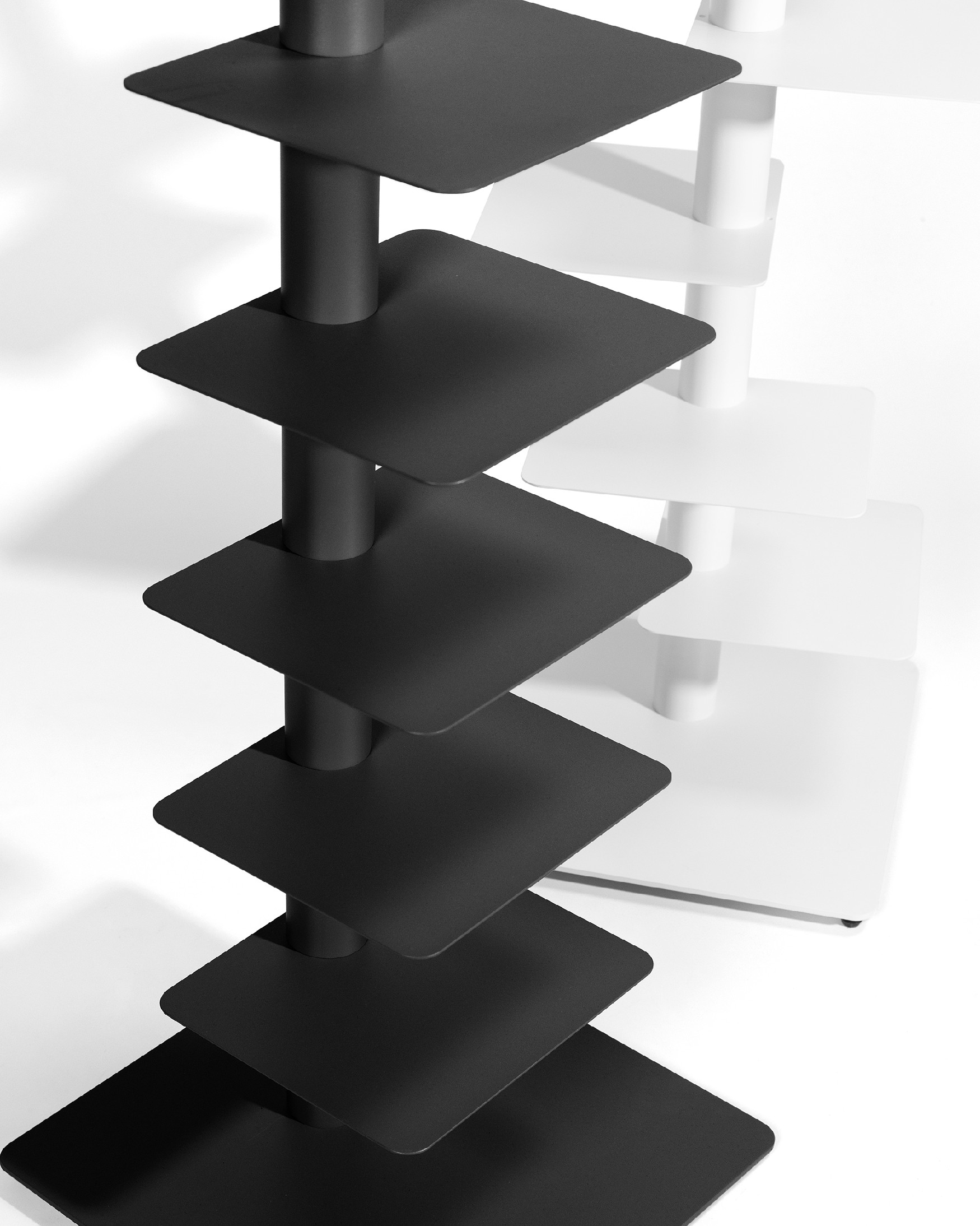 Étagère verticale Air noire, ajustable