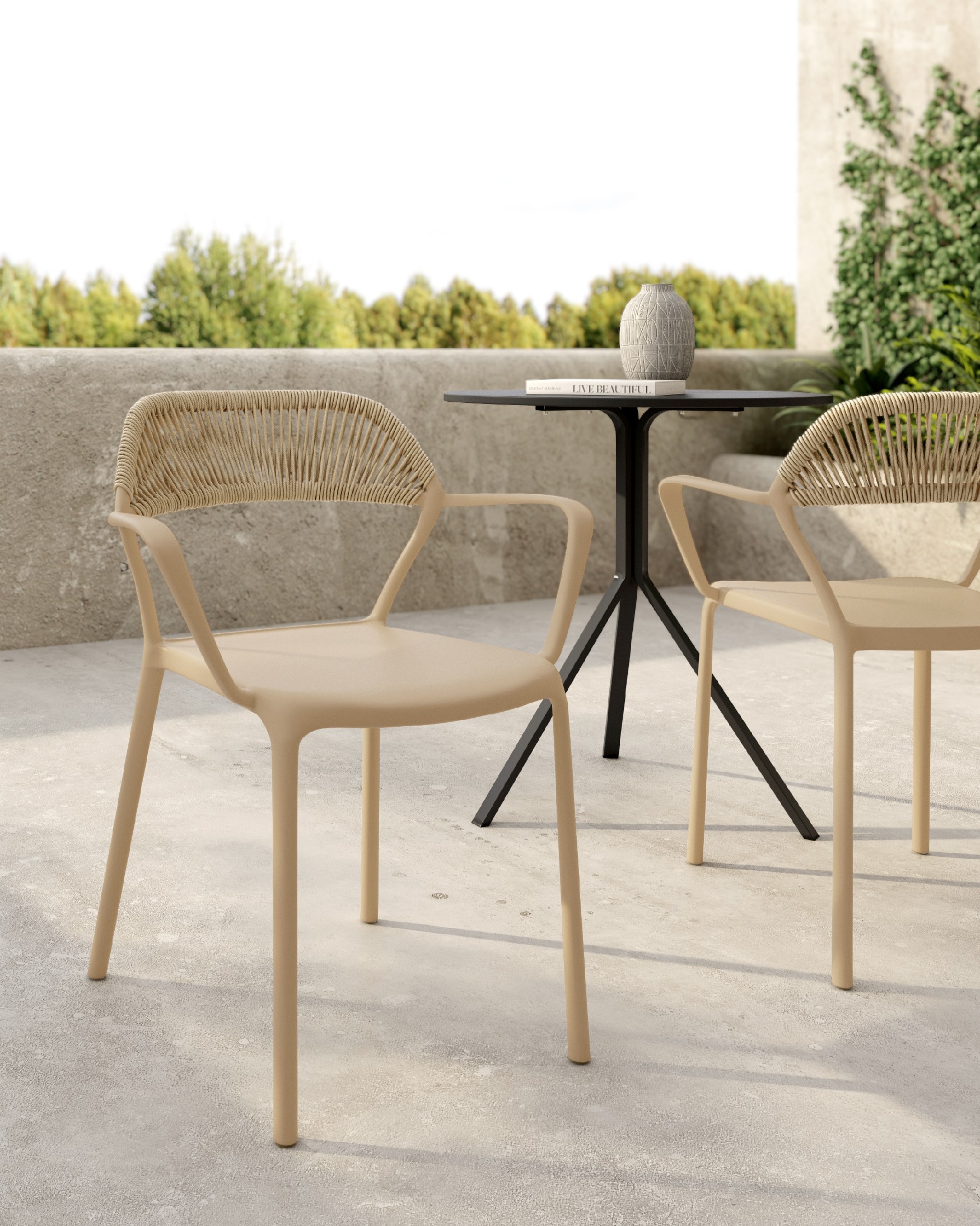 Chaise Amalfi en polypropylène sable et corde synthétique