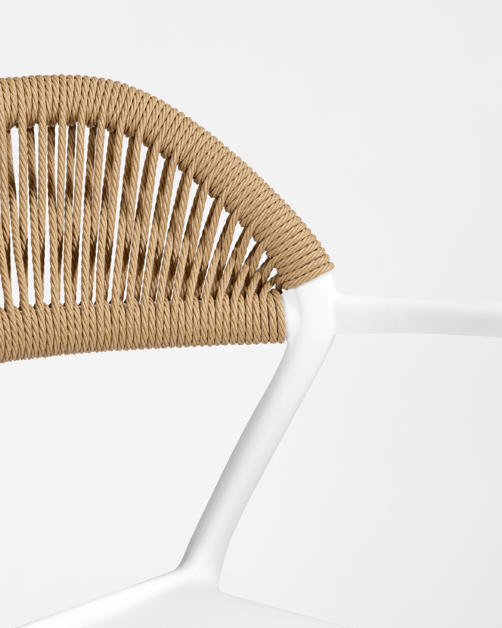 Chair Amalfi in white polypropylene and synthetic rope