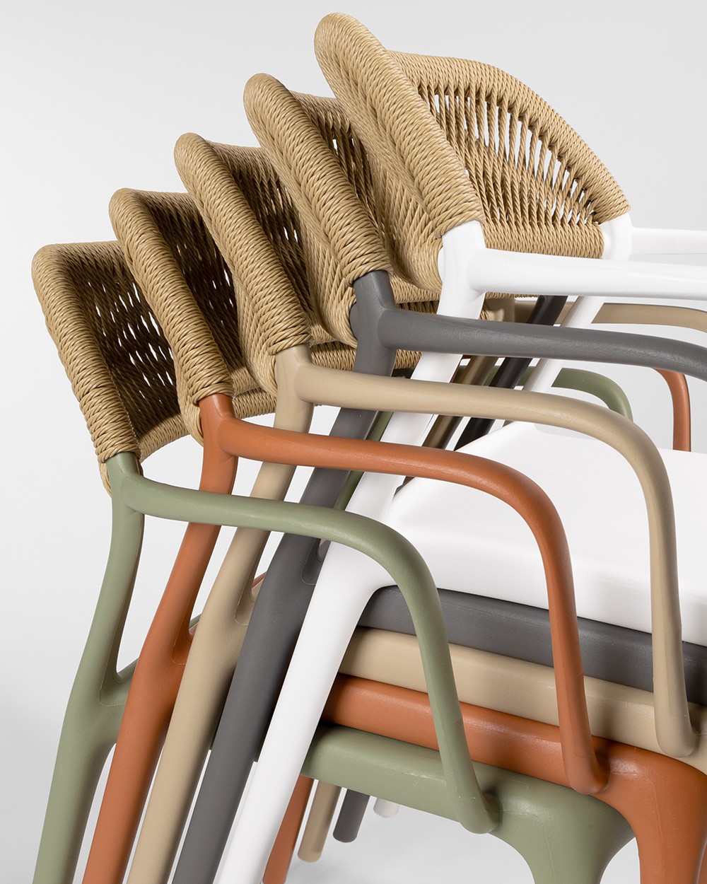 Chair Amalfi in white polypropylene and synthetic rope
