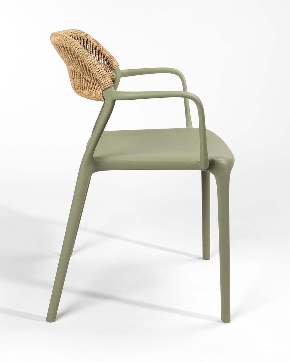 Silla Amalfi de polipropileno verde tiza y cuerda sintética