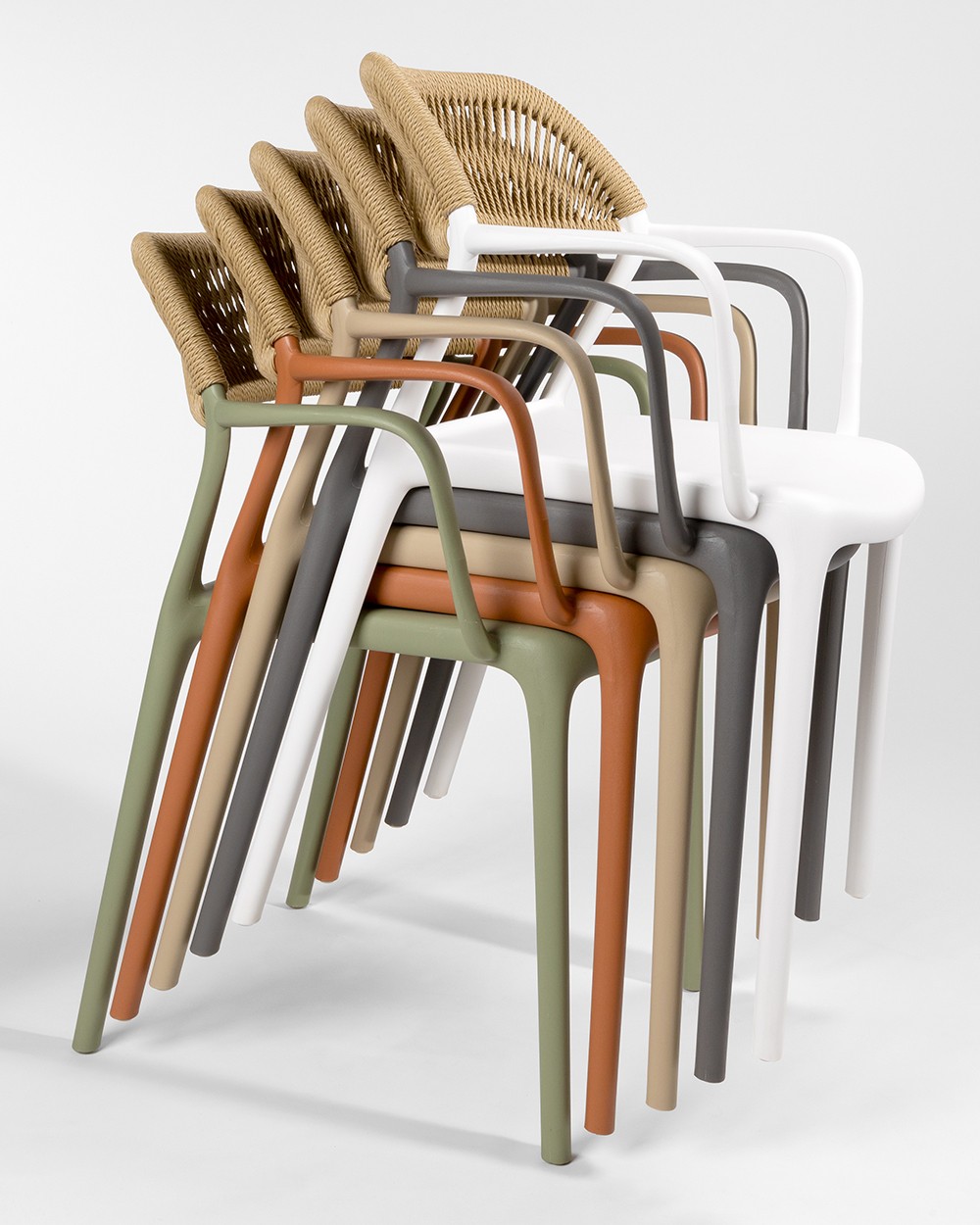 Silla Amalfi de polipropileno verde tiza y cuerda sintética