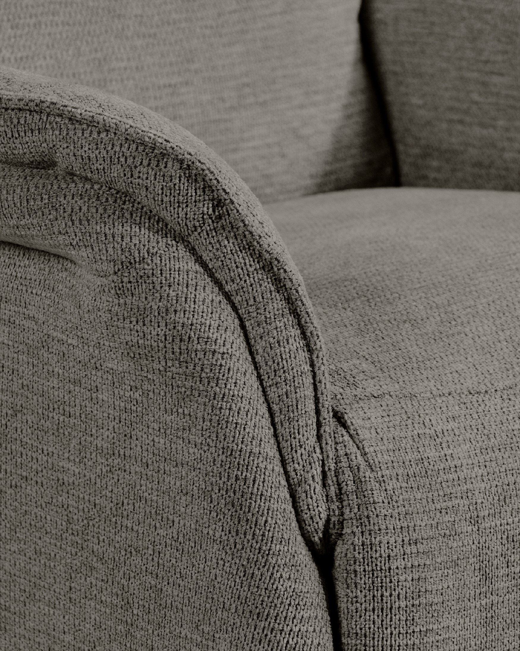 Fauteuil relax électrique pivotant Anais avec revêtement ardoise et pied en métal noir
