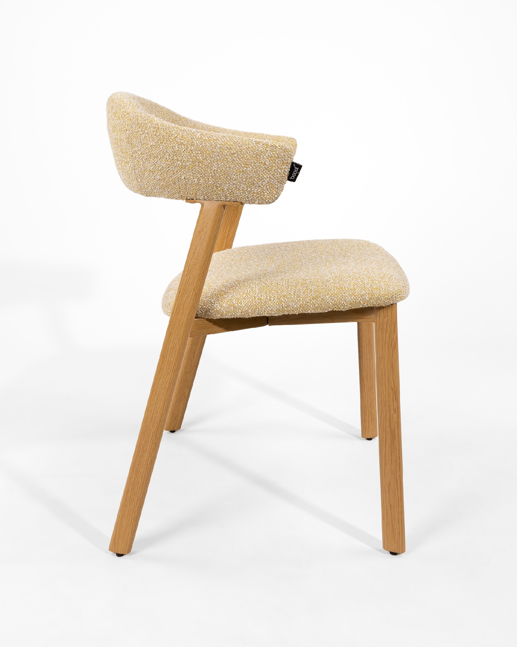 Chaise Arica avec revêtement miel et structure métallique avec finition bois