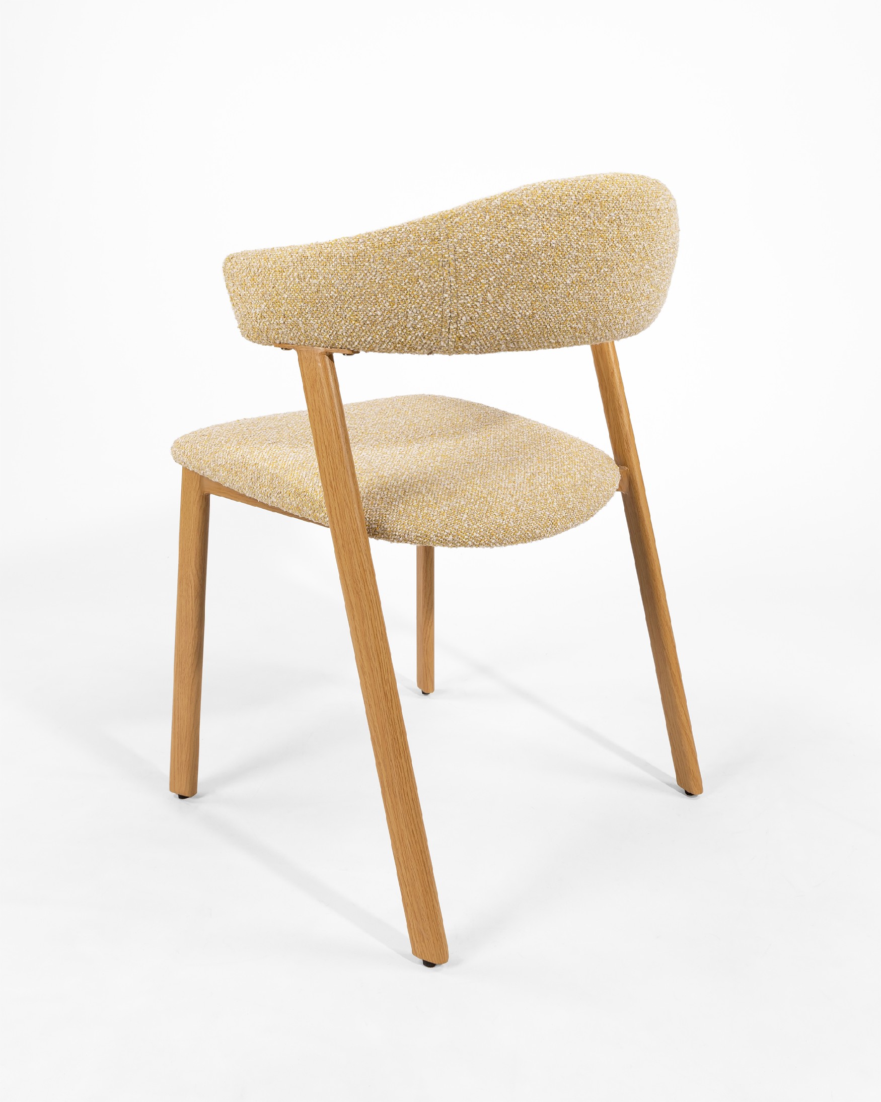 Chaise Arica avec revêtement miel et structure métallique avec finition bois