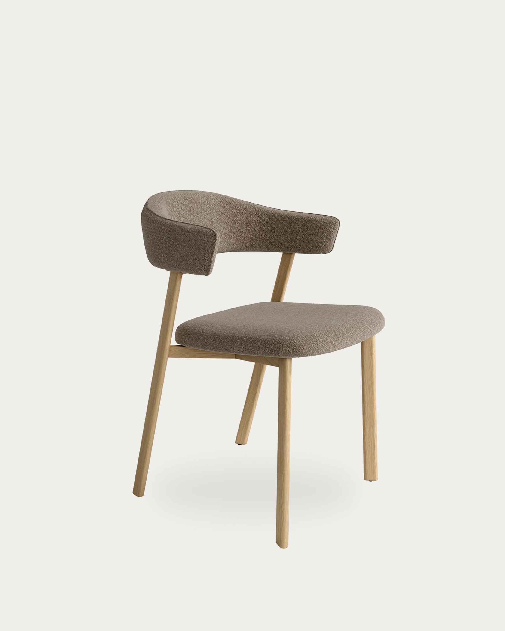 Arica chair with brown upholstery and metal structure with wood finish