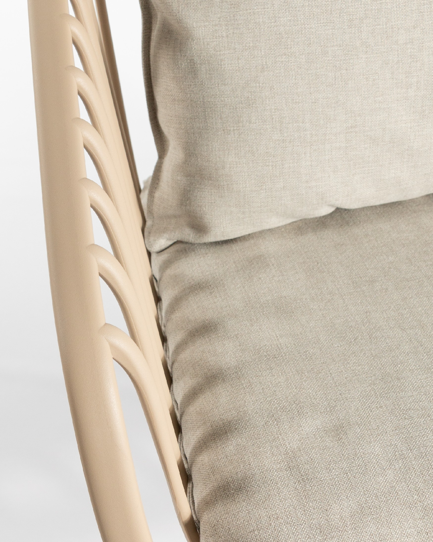 Aruba armchair for 1 person made of polypropylene and sand metal legs