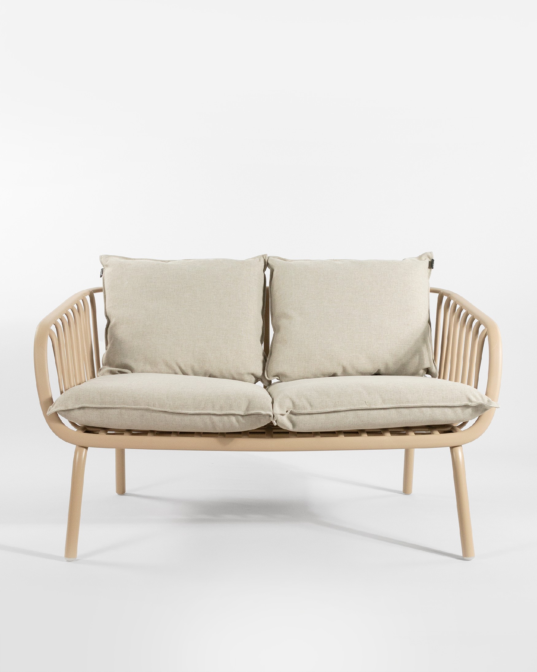 Aruba 2-seater armchair made of polypropylene and sand metal legs