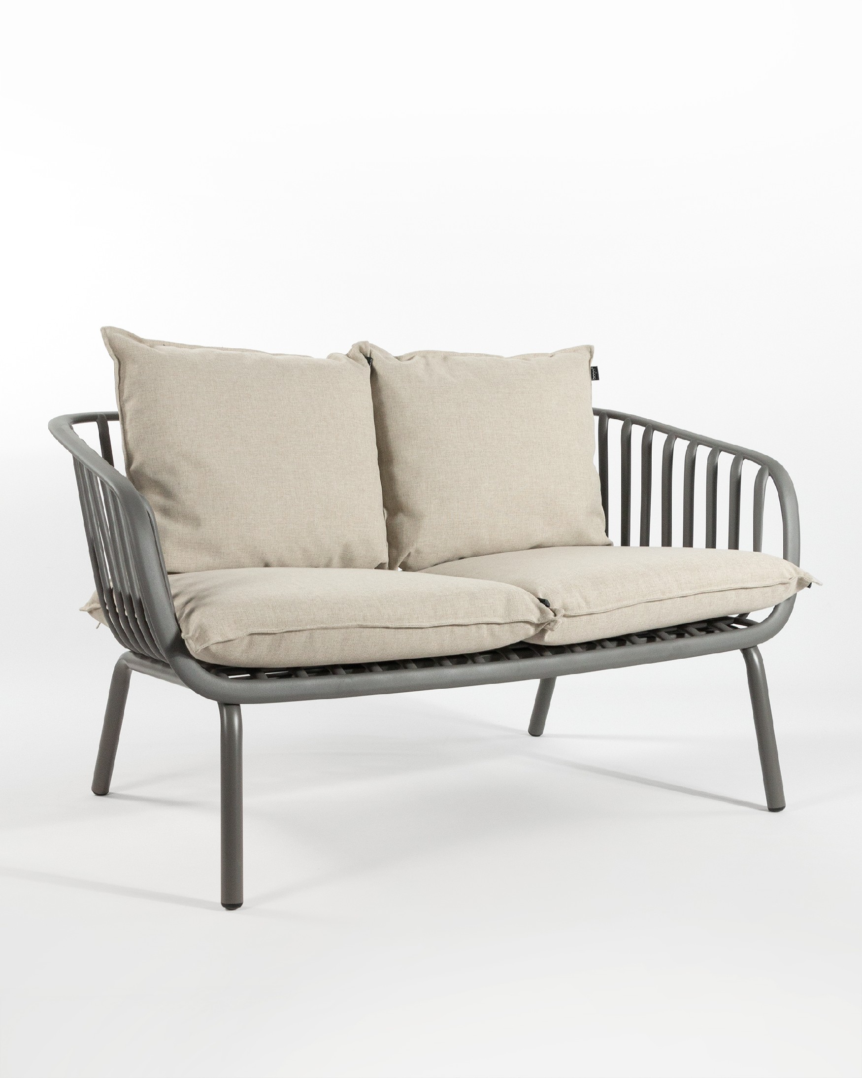 Aruba 2-seater armchair made of polypropylene and graphite metal legs