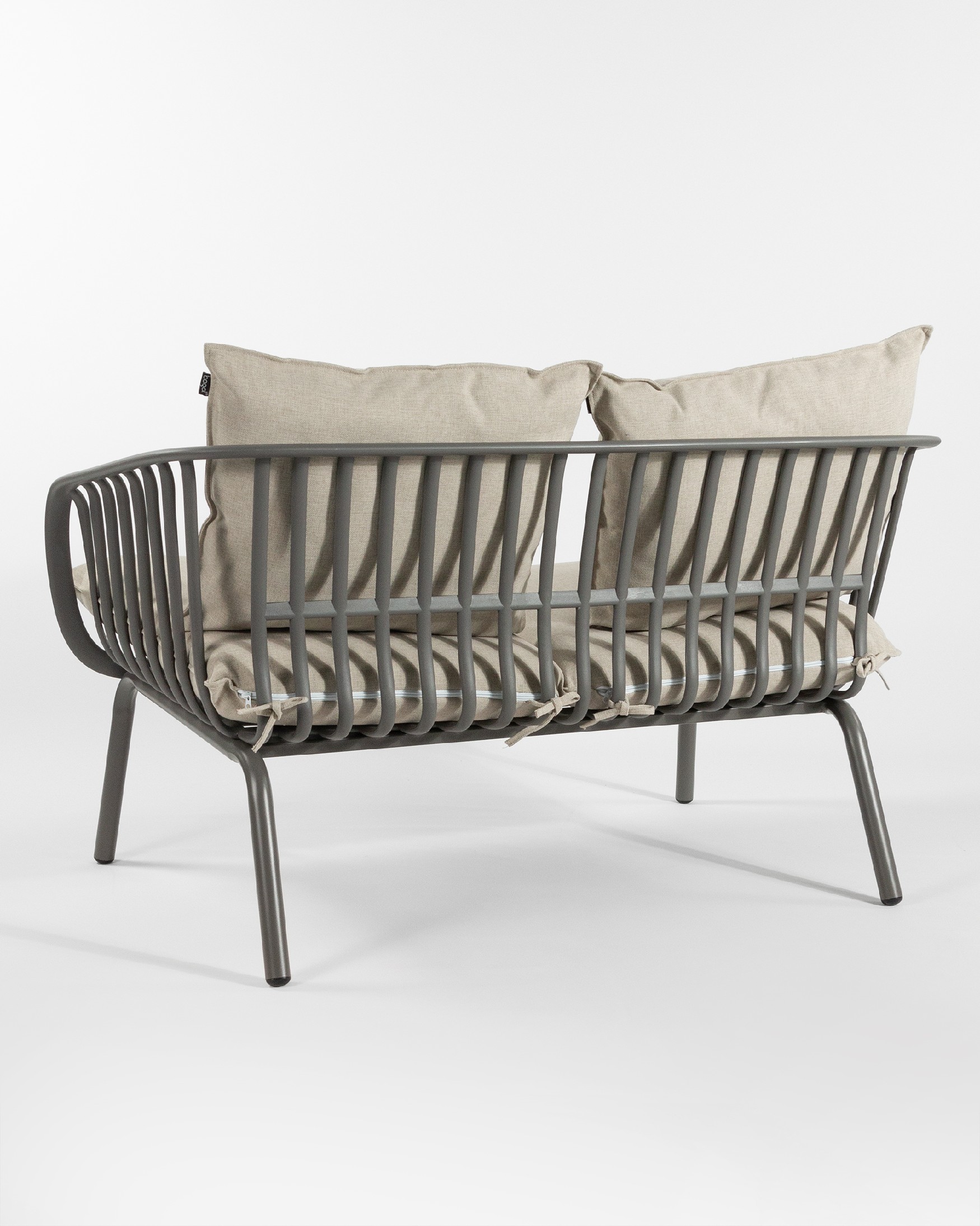Aruba 2-seater armchair made of polypropylene and graphite metal legs