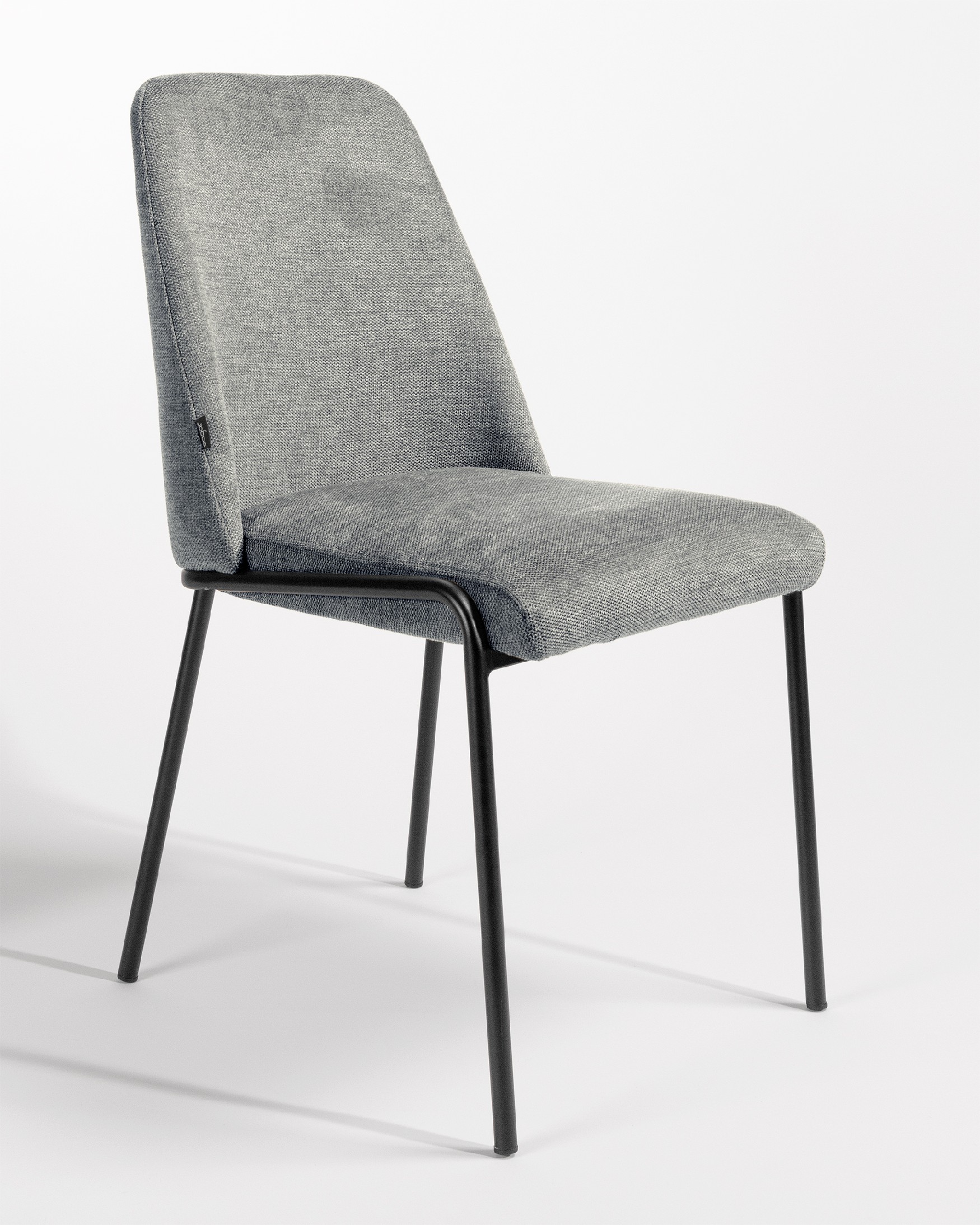 Chaise Atlanta avec tapisserie grise et pieds métalliques noirs