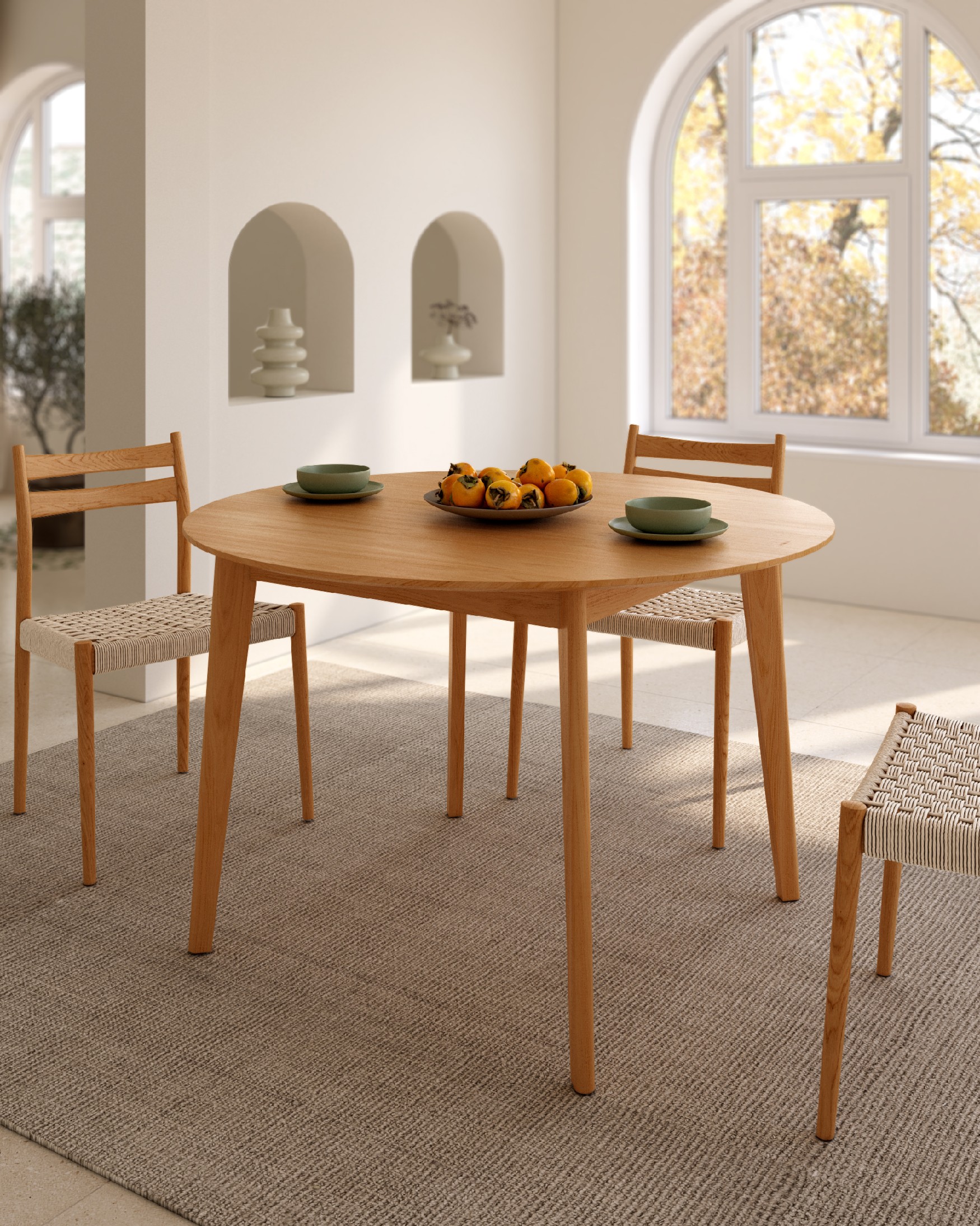 Aura round table with natural oak finish Ø 100 cm