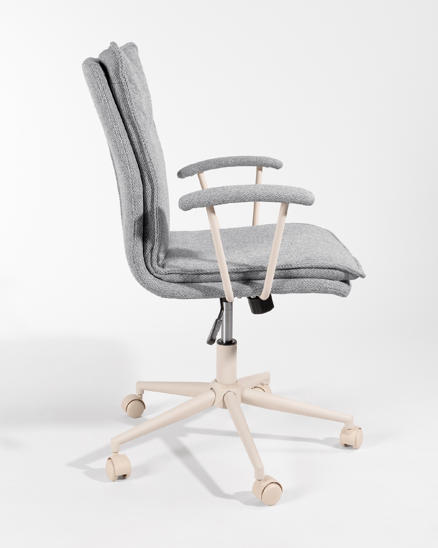 Chaise Basel pivotante avec roulettes, revêtement gris et pieds métalliques ivoire