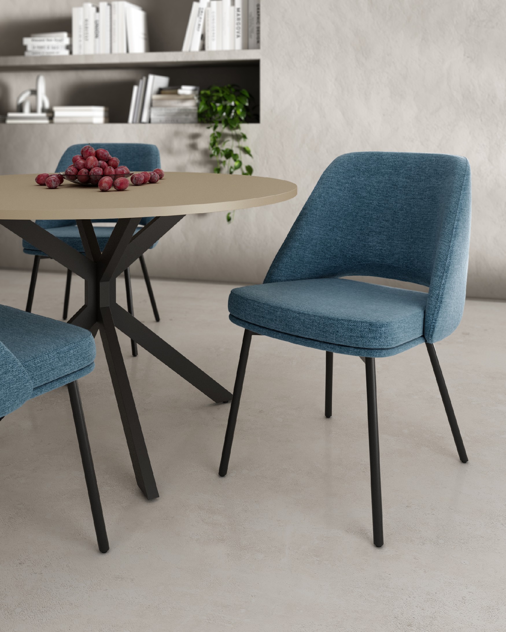 Silla Beirut con tapizado azul y patas metálicas negras