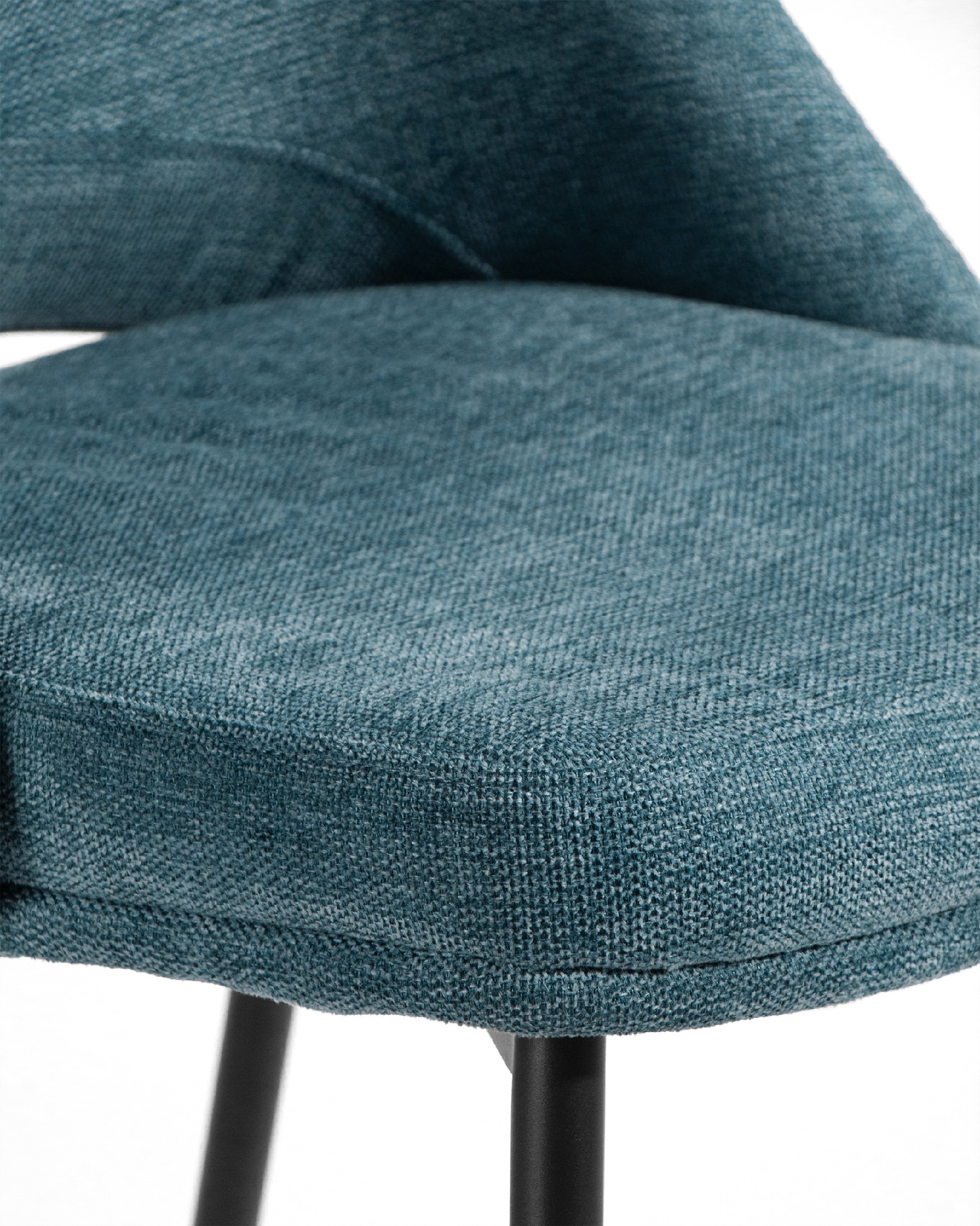 Silla Beirut con tapizado azul y patas metálicas negras