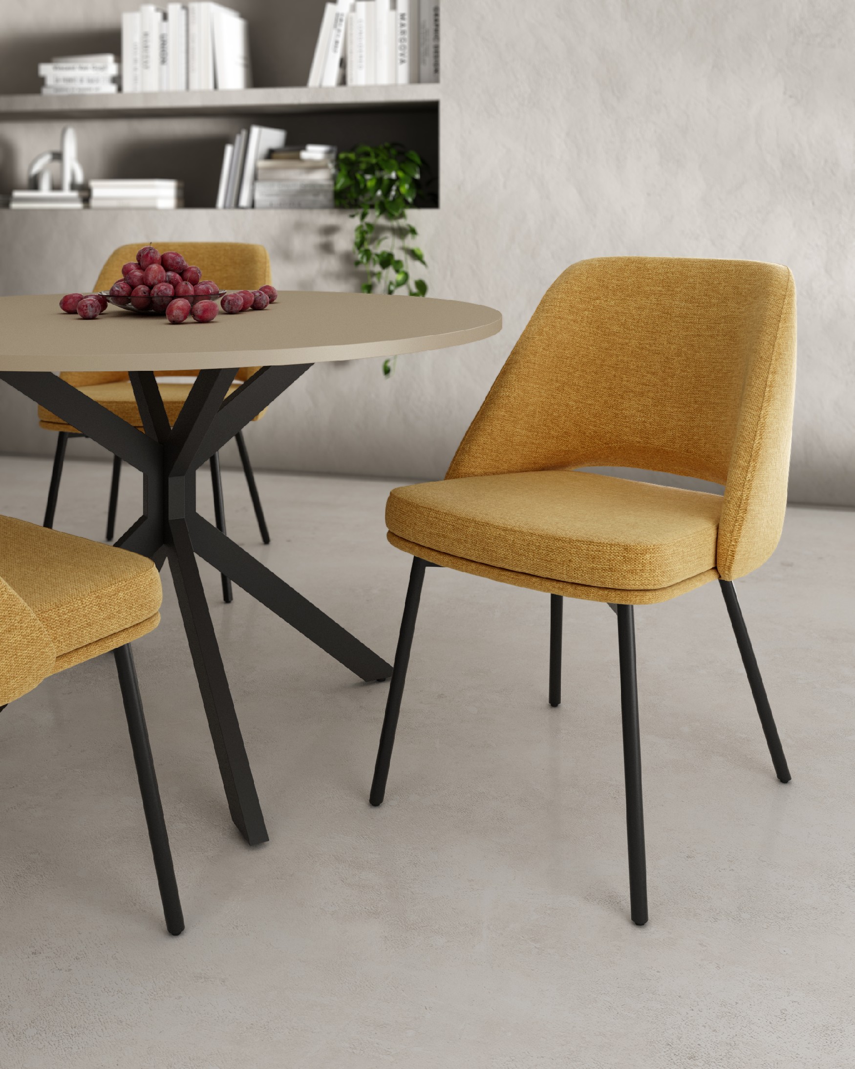Chaise Beirut avec un revêtement moutarde et des pieds en métal noir