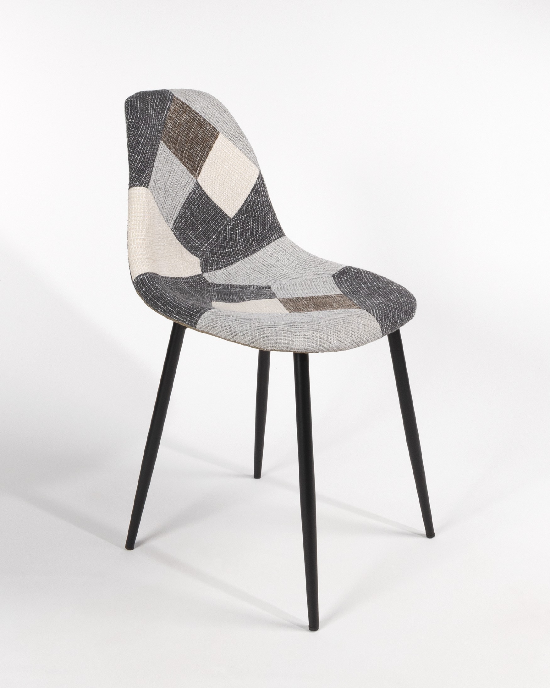 Bombay chair with upholstery and black legs