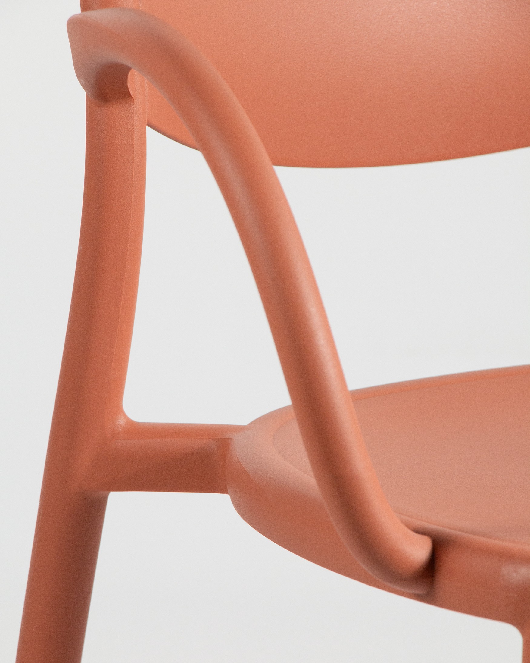 Bora chair in terracotta polypropylene