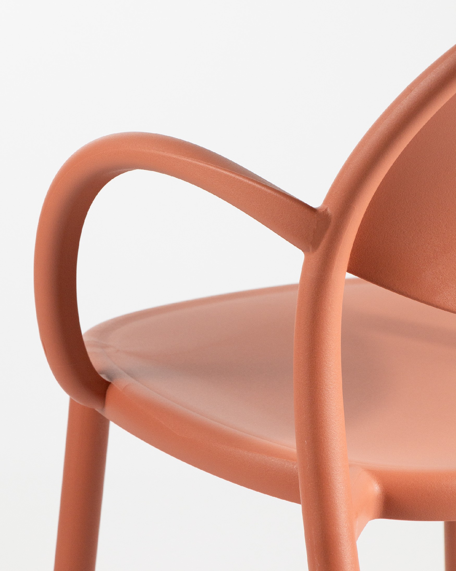 Bora chair in terracotta polypropylene