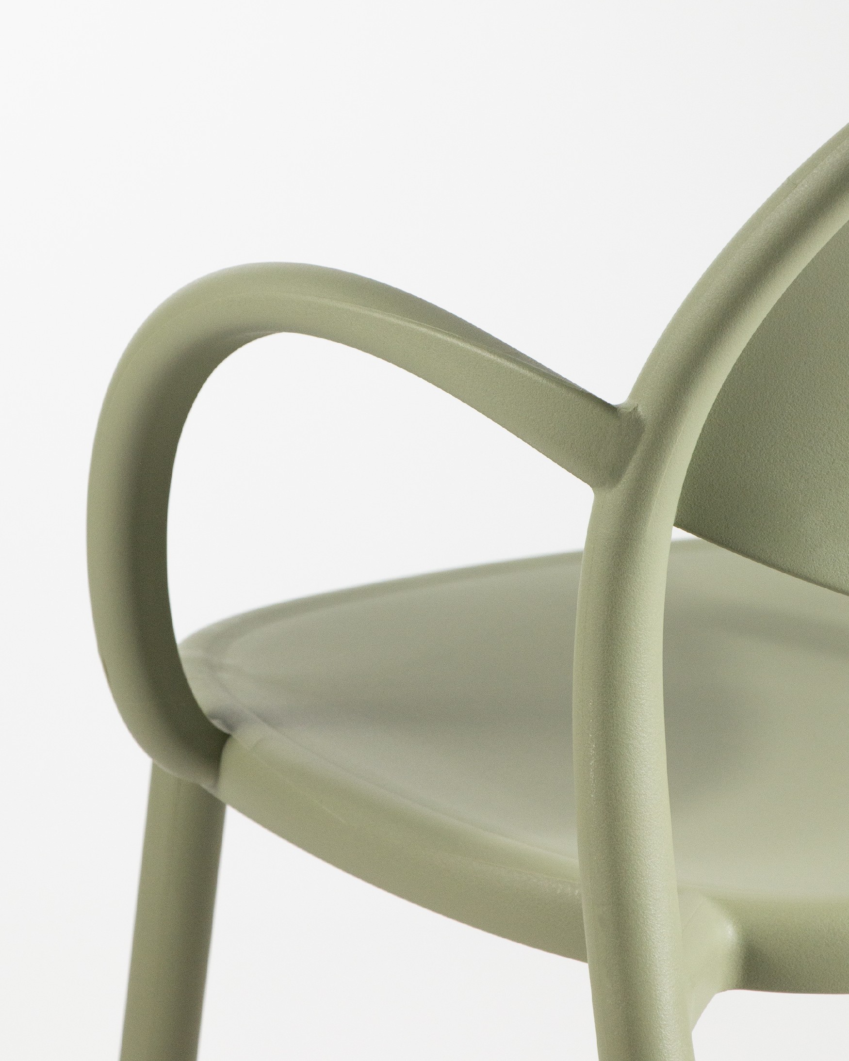 Bora chair in chalk green polypropylene