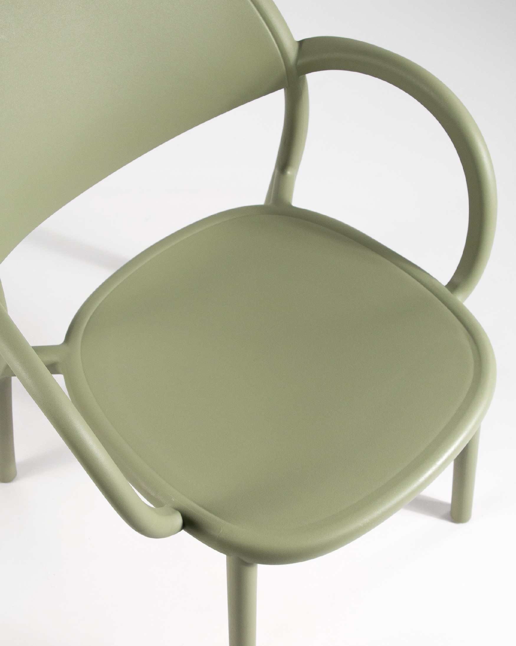 Bora chair in chalk green polypropylene