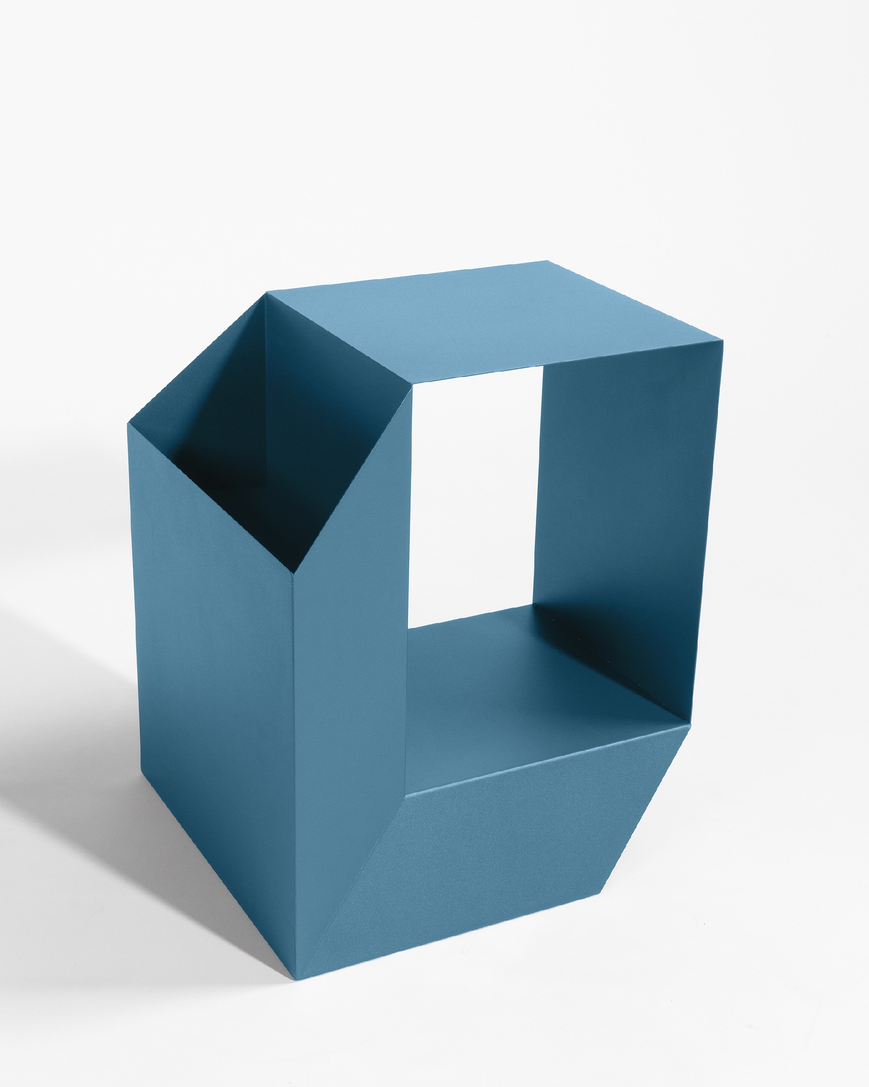Boxi auxiliary table in lacquered blue metal