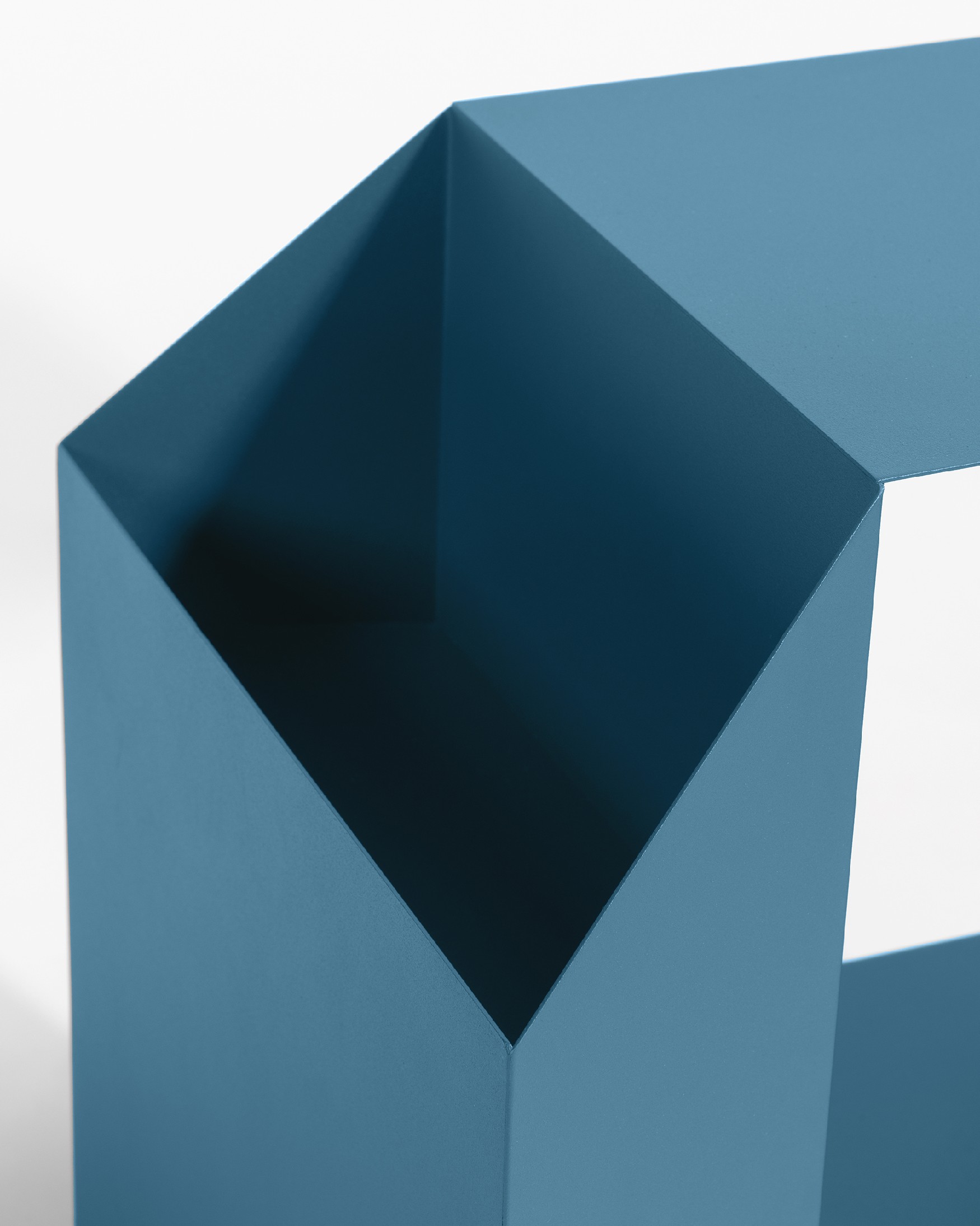 Boxi auxiliary table in lacquered blue metal