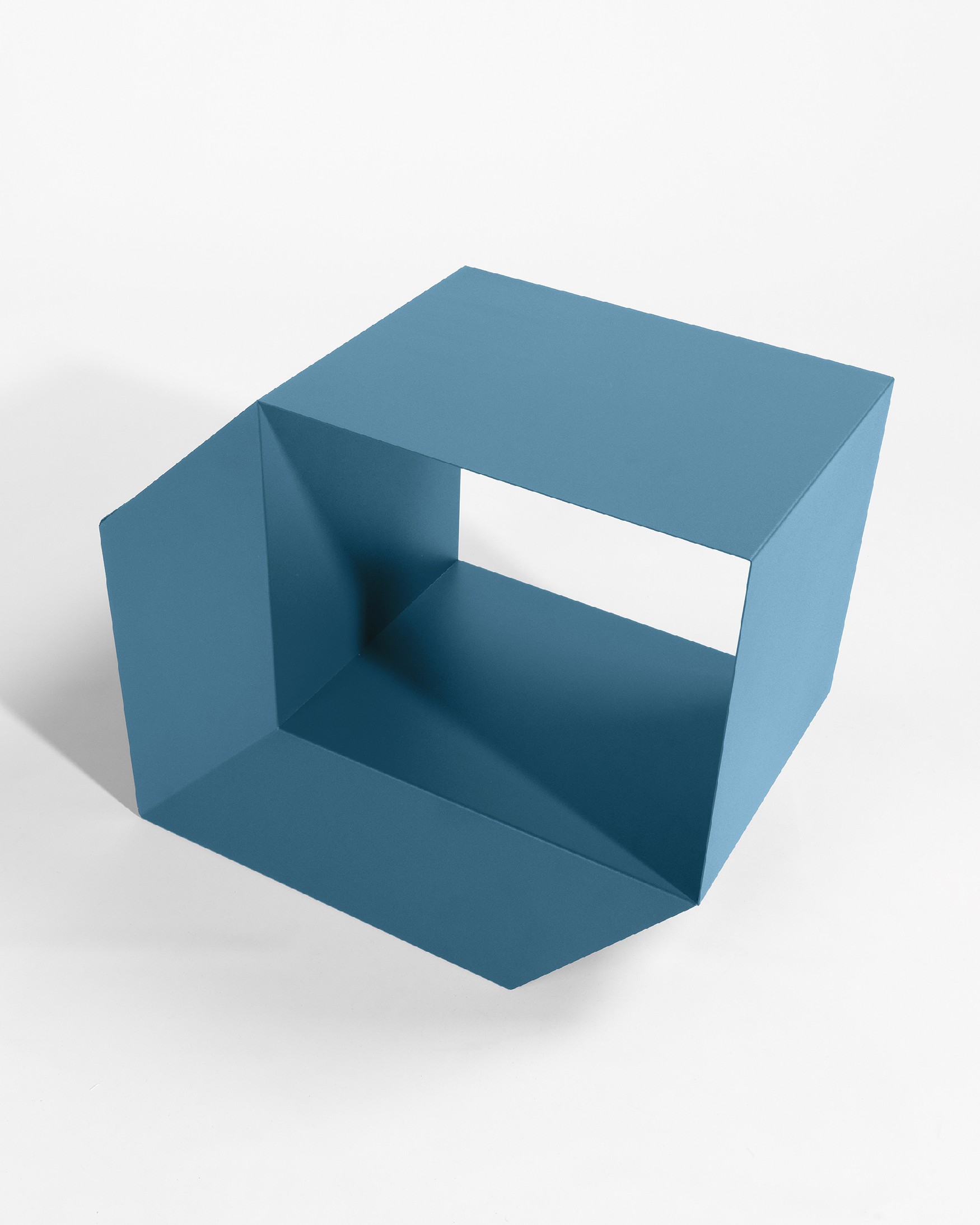 Boxi auxiliary table in lacquered blue metal