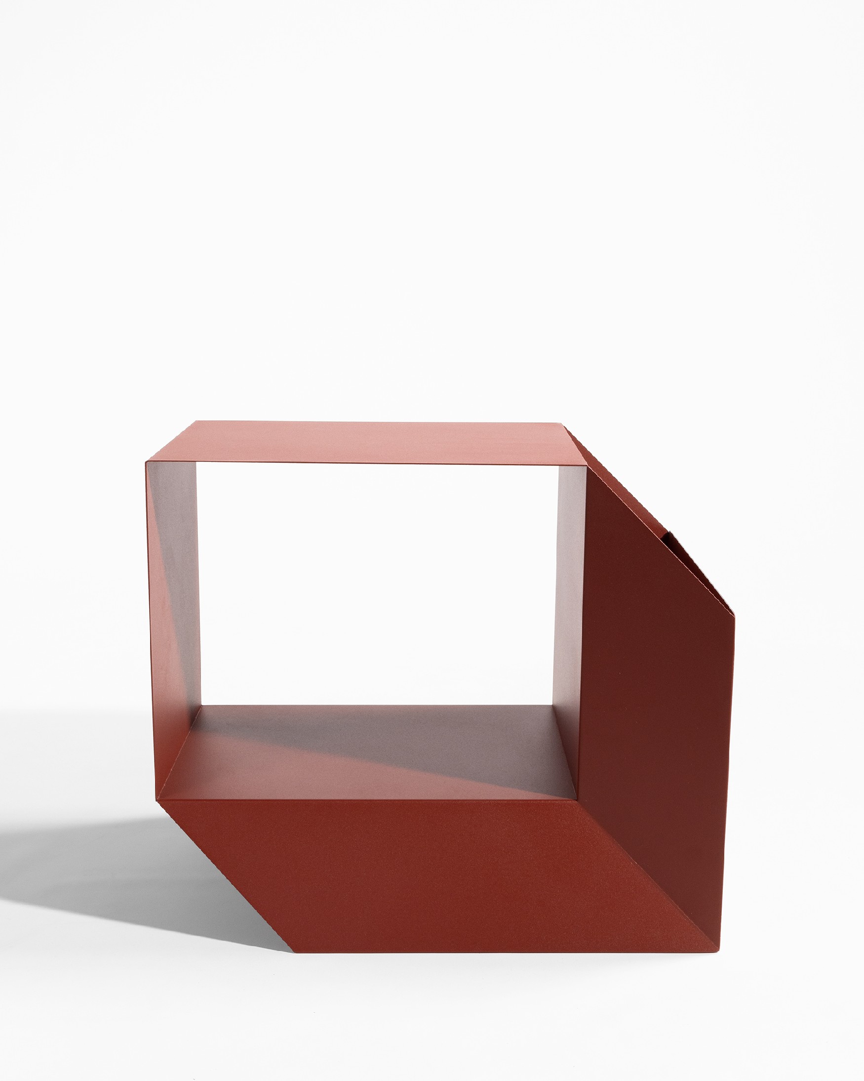 Table d'appoint Boxi en métal laqué grenat