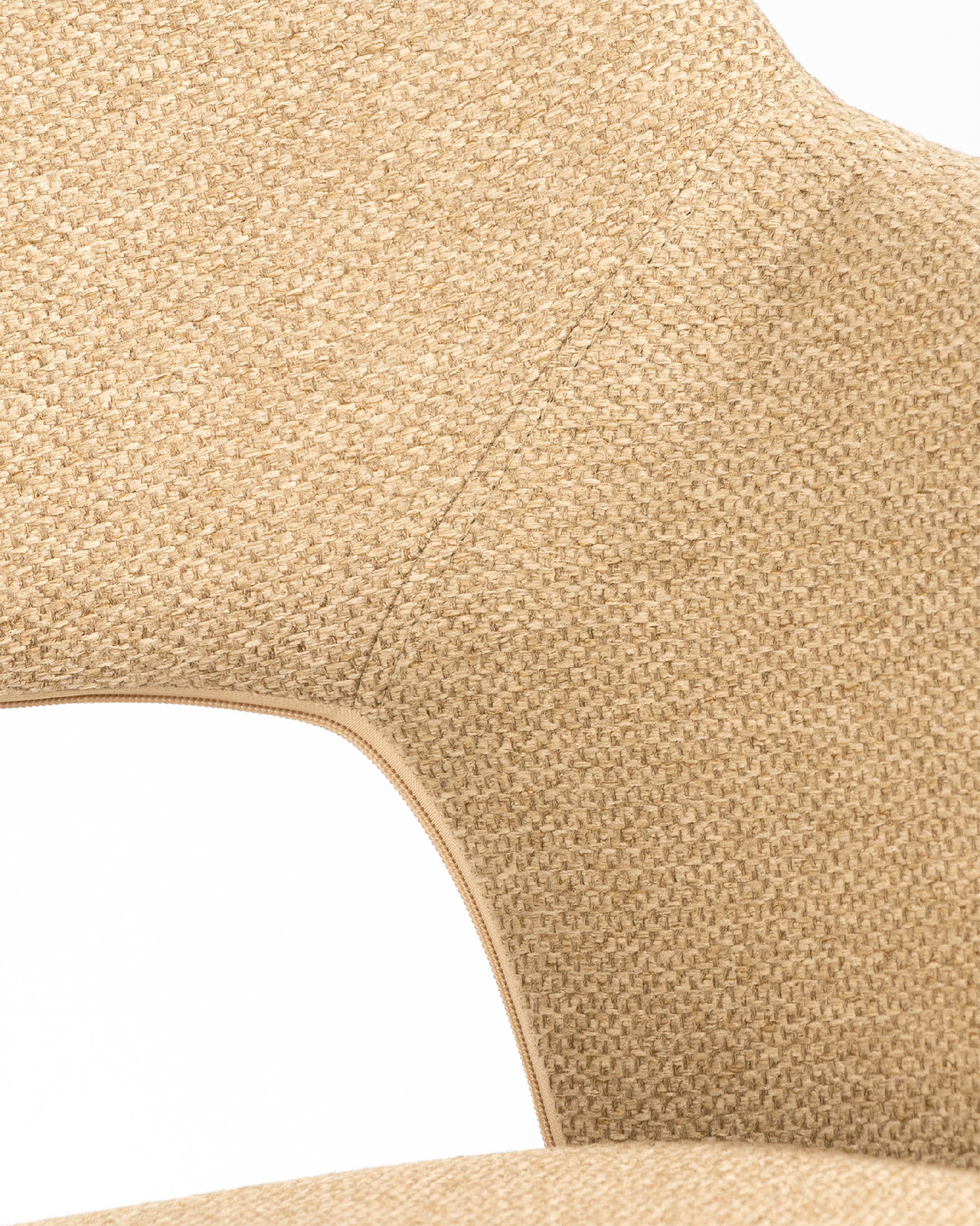 Chaise Brisbane avec tapisserie moutarde et pieds métalliques ivoire