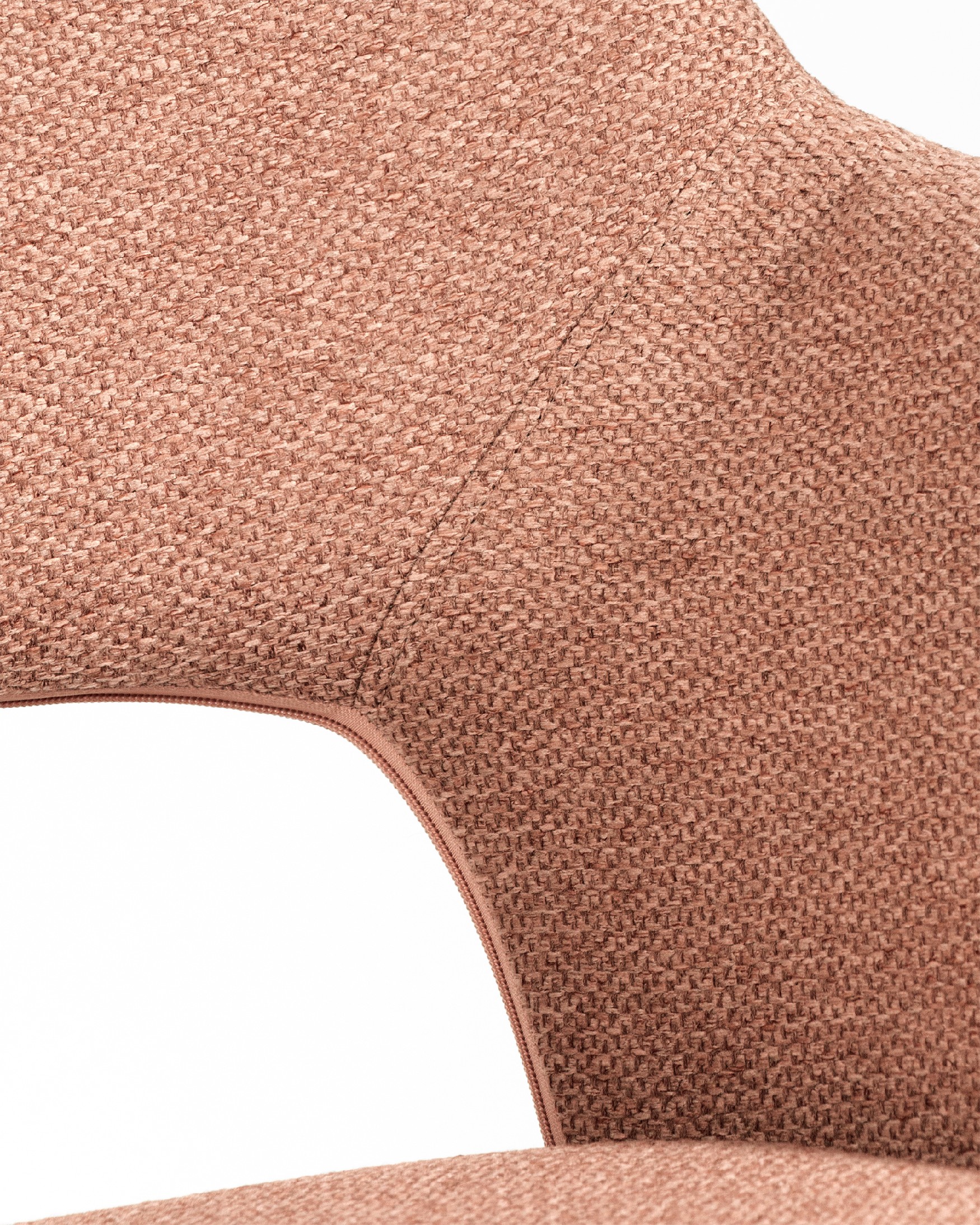 Chaise Brisbane avec rembourrage saumon et pieds métalliques ivoire