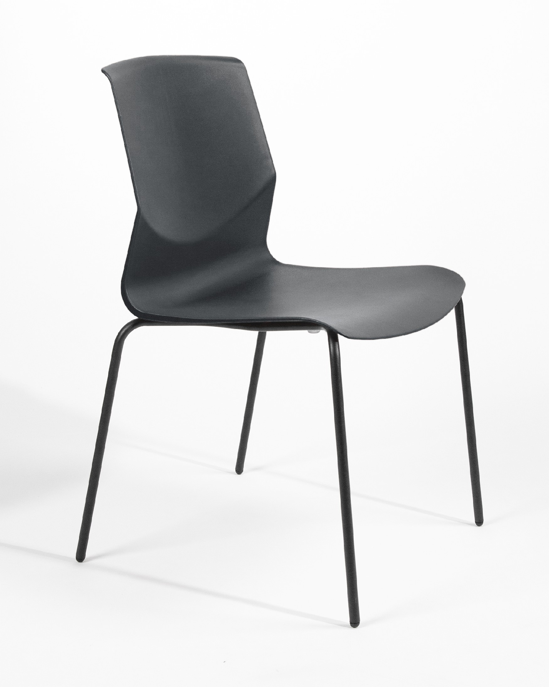 Bristol chair in black polypropylene with black metal legs