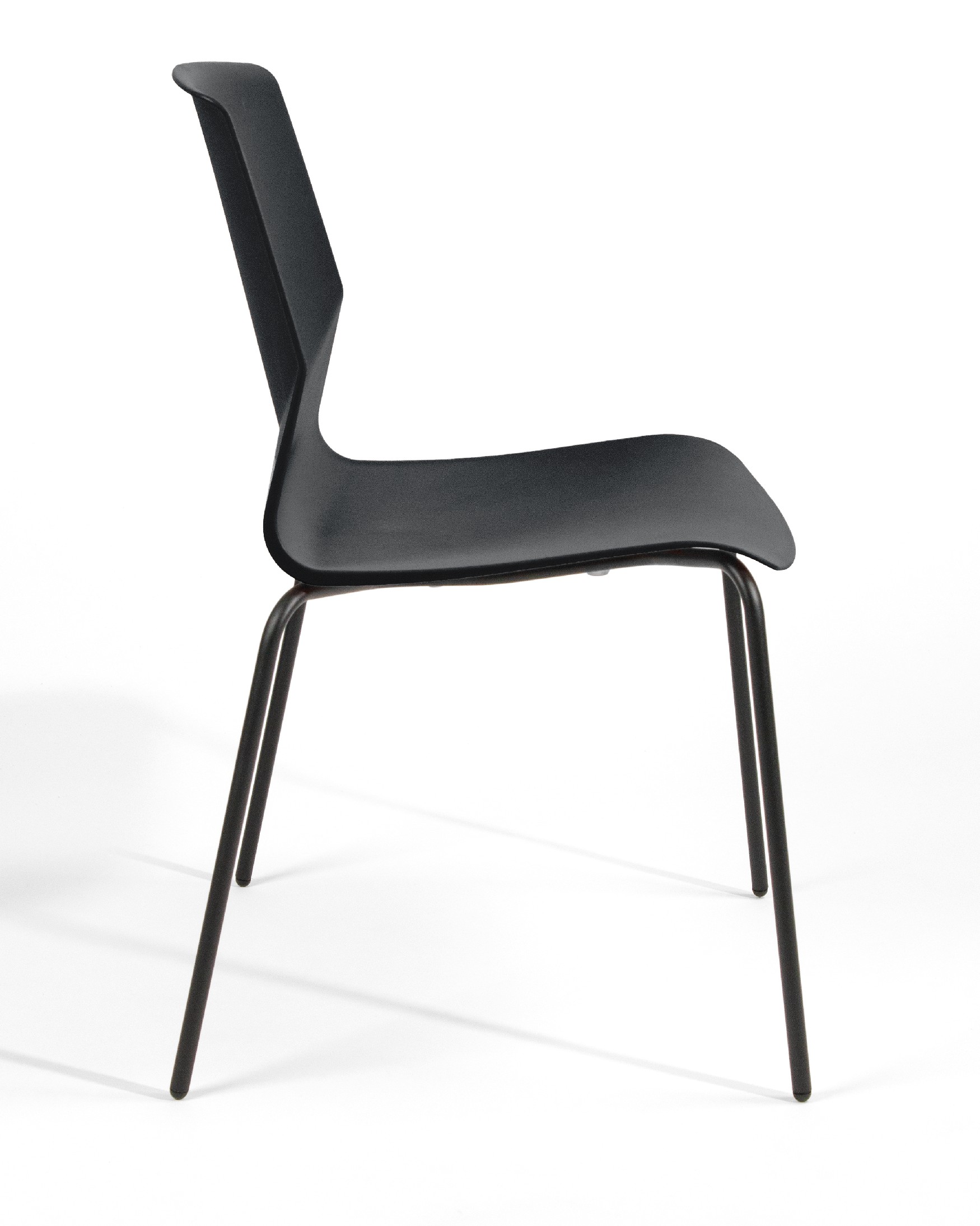 Bristol chair in black polypropylene with black metal legs