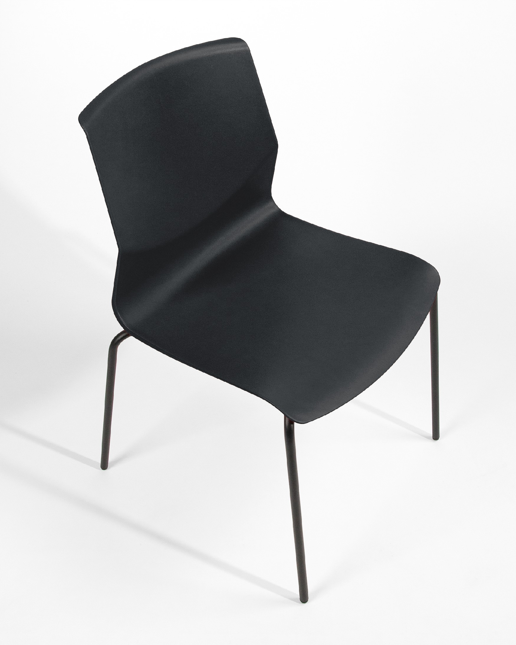Bristol chair in black polypropylene with black metal legs