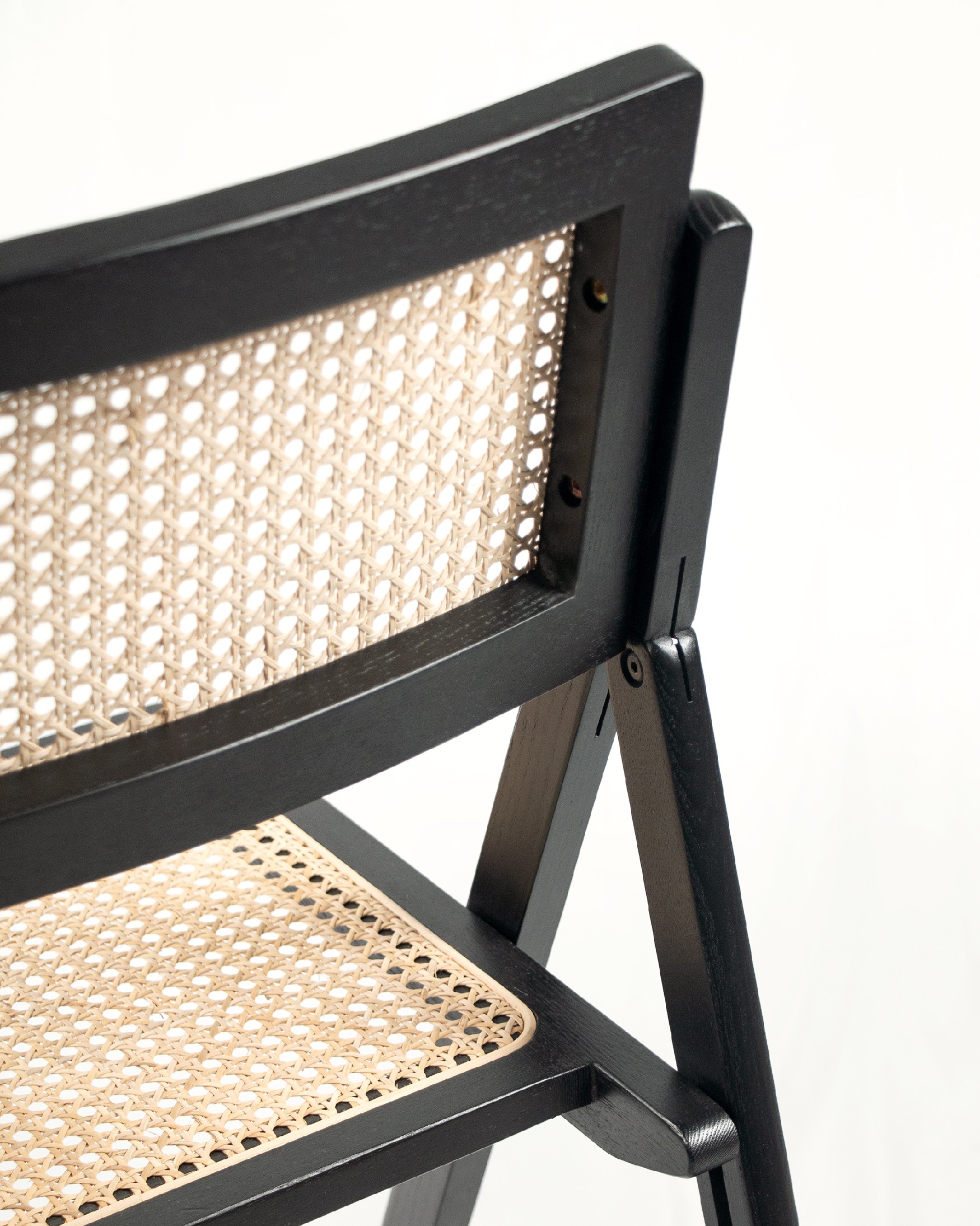 Folding chair Bruna made of rattan and black ash