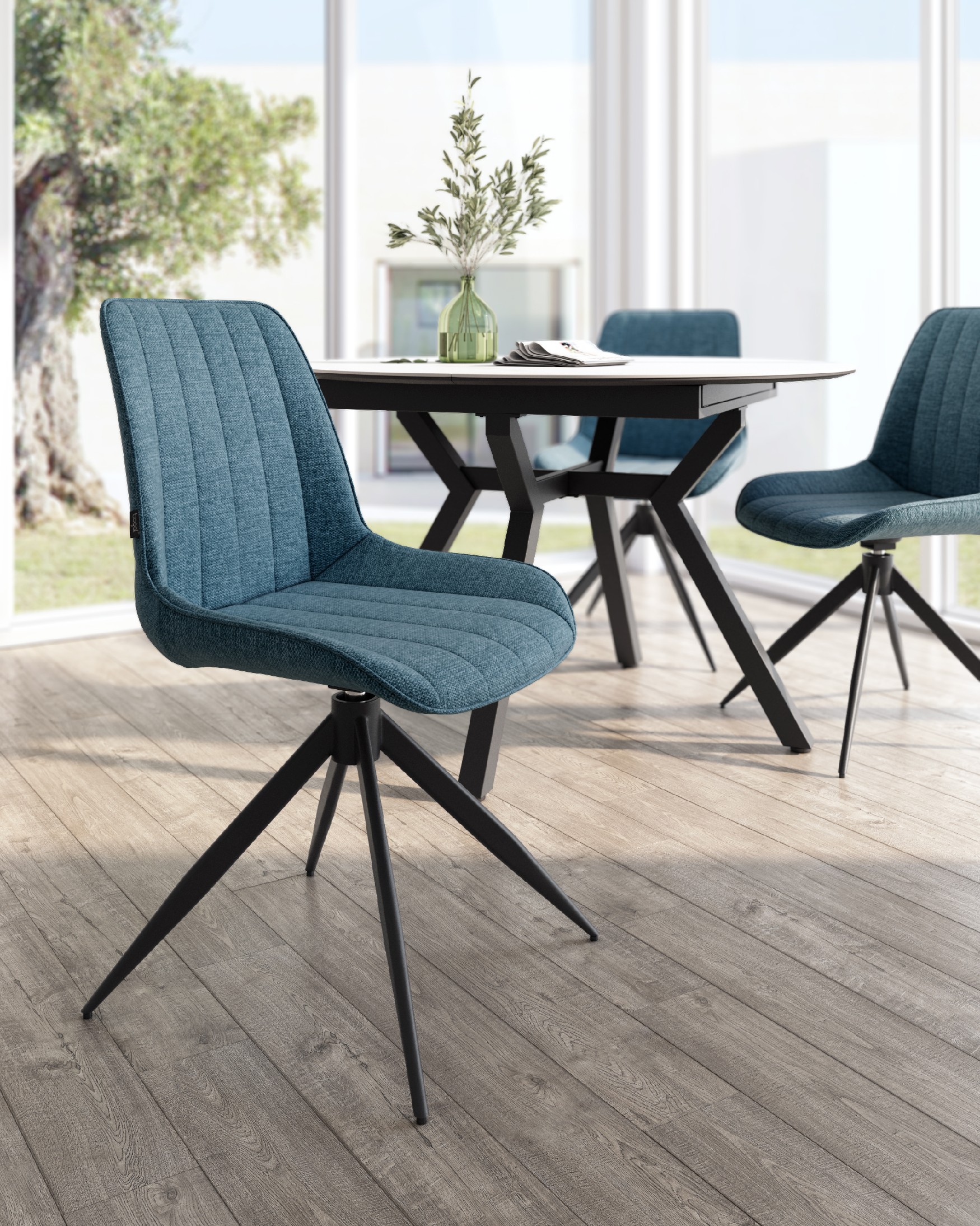 Chaise Bursa pivotante 180º avec fonction de retour, revêtement bleu et pieds métalliques noirs